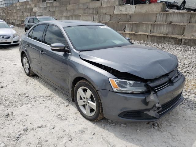 VOLKSWAGEN NULL 2014 3vwll7aj3em439702