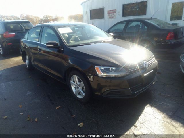 VOLKSWAGEN NULL 2014 3vwll7aj6em285079