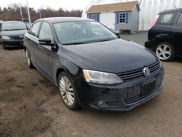 VOLKSWAGEN NULL 2014 3vwll7aj7em358217