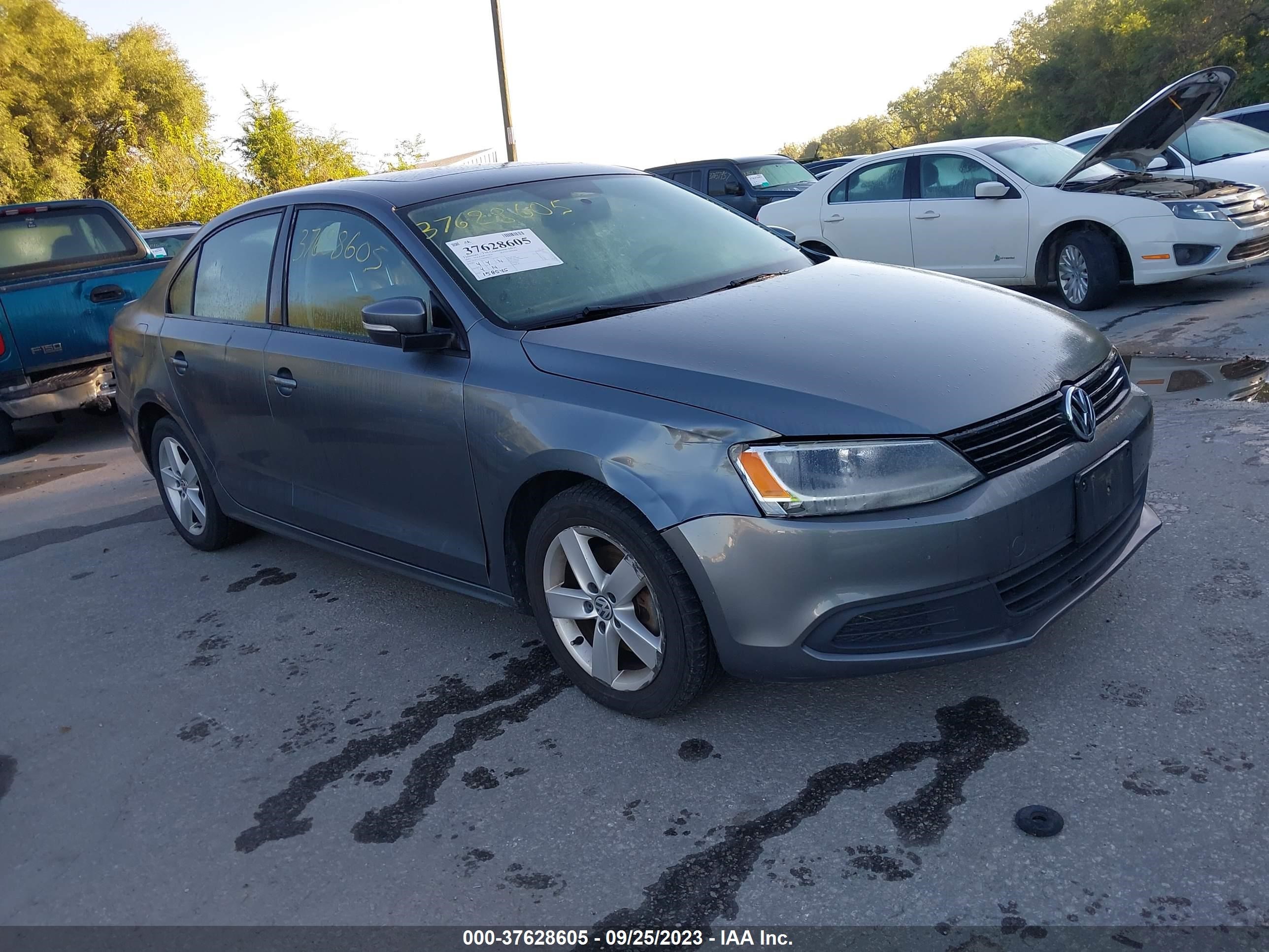 VOLKSWAGEN JETTA 2011 3vwll7ajxbm096415