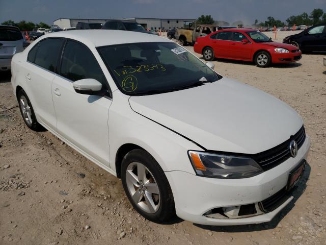 VOLKSWAGEN NULL 2014 3vwll7ajxem323543