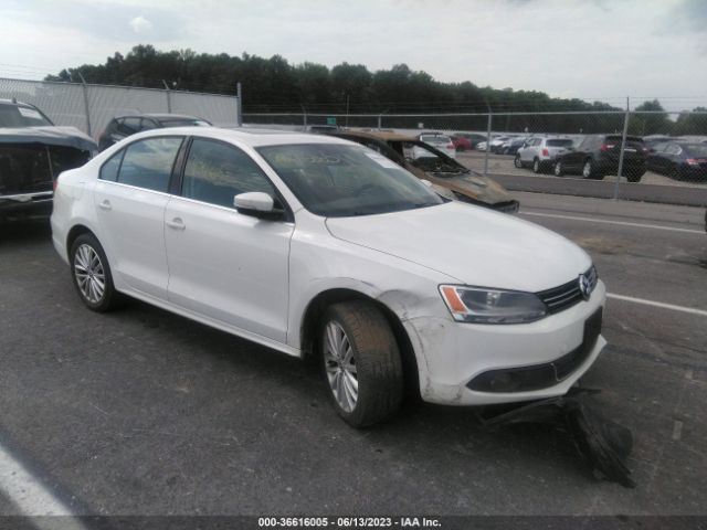 VOLKSWAGEN NULL 2012 3vwlp7aj4cm319991