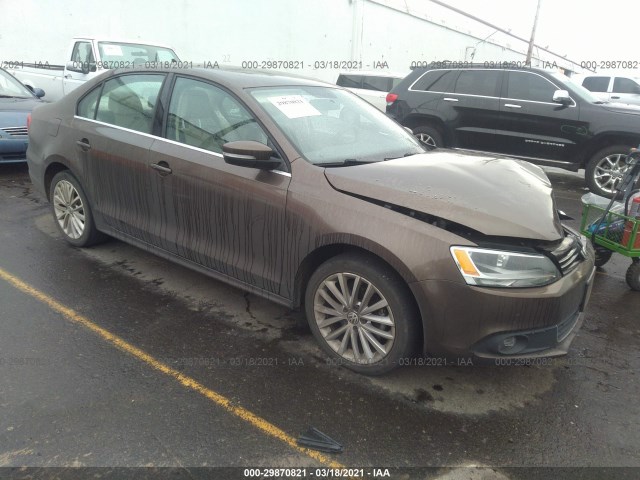 VOLKSWAGEN NULL 2013 3vwlp7aj4dm351440