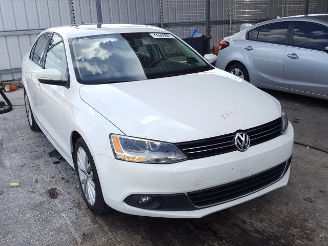 VOLKSWAGEN NULL 2013 3vwlx7aj1dm400111