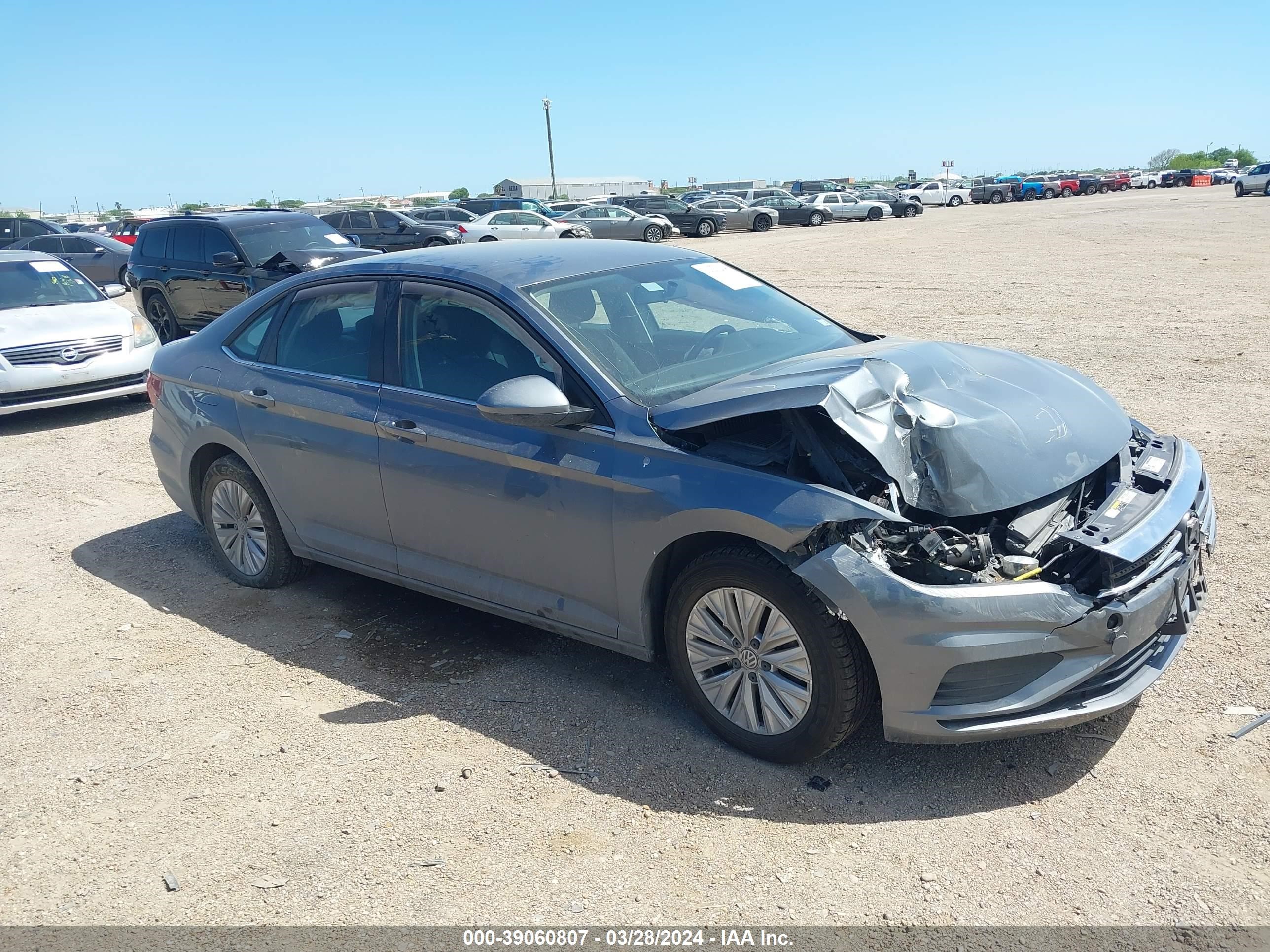 VOLKSWAGEN JETTA 2019 3vwn57buxkm236880