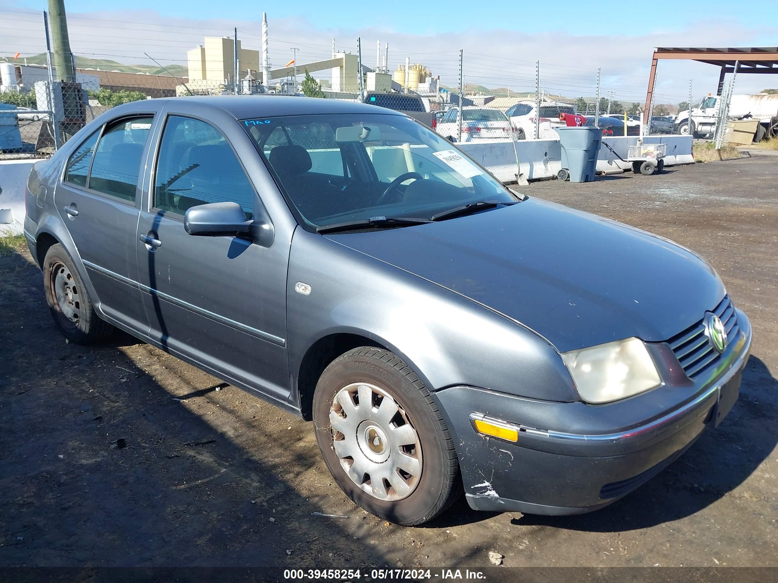 VOLKSWAGEN JETTA 2004 3vwra69m74m062590