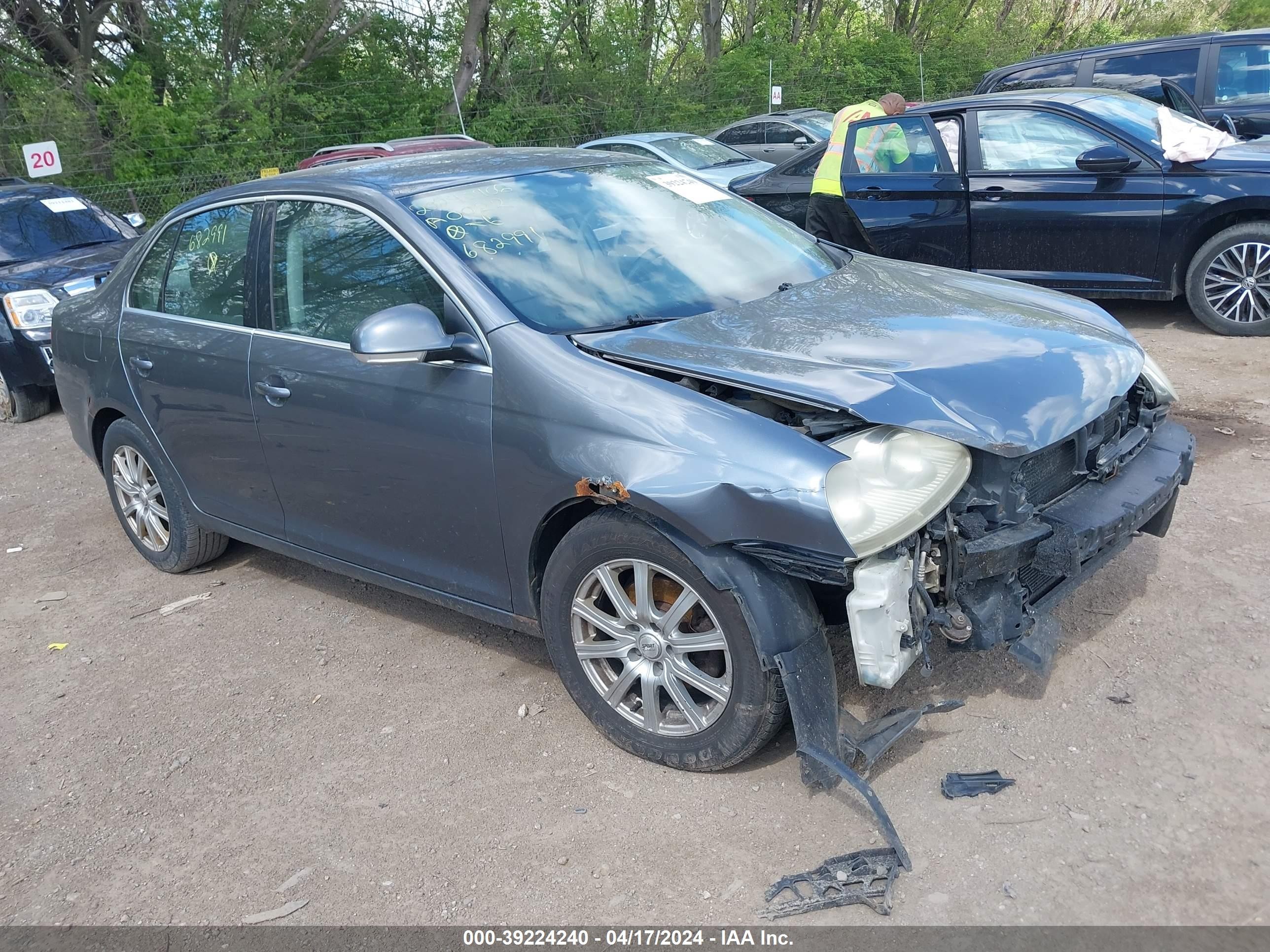 VOLKSWAGEN JETTA 2006 3vwrf71k76m682991