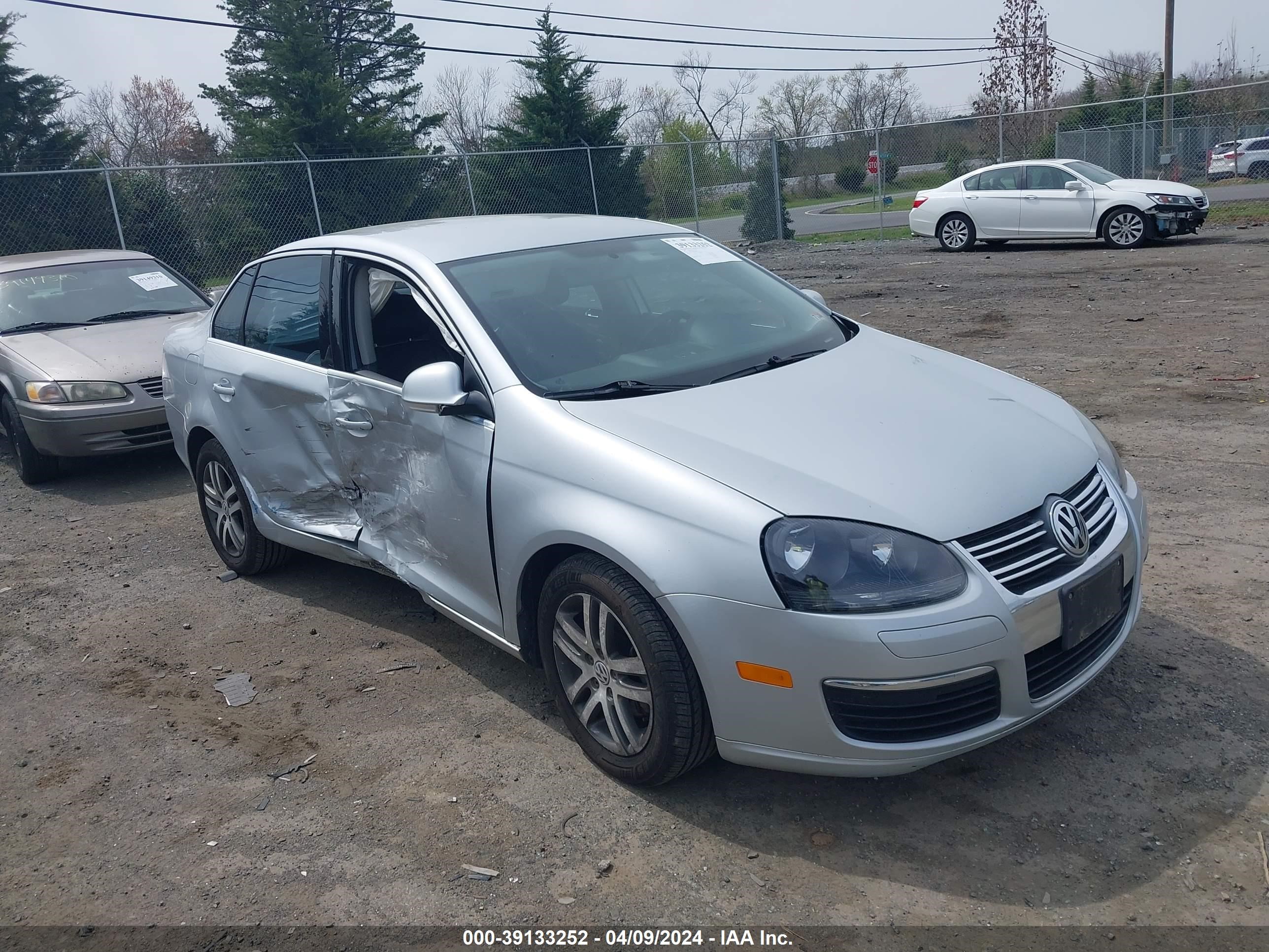 VOLKSWAGEN JETTA 2006 3vwrt71k66m685633