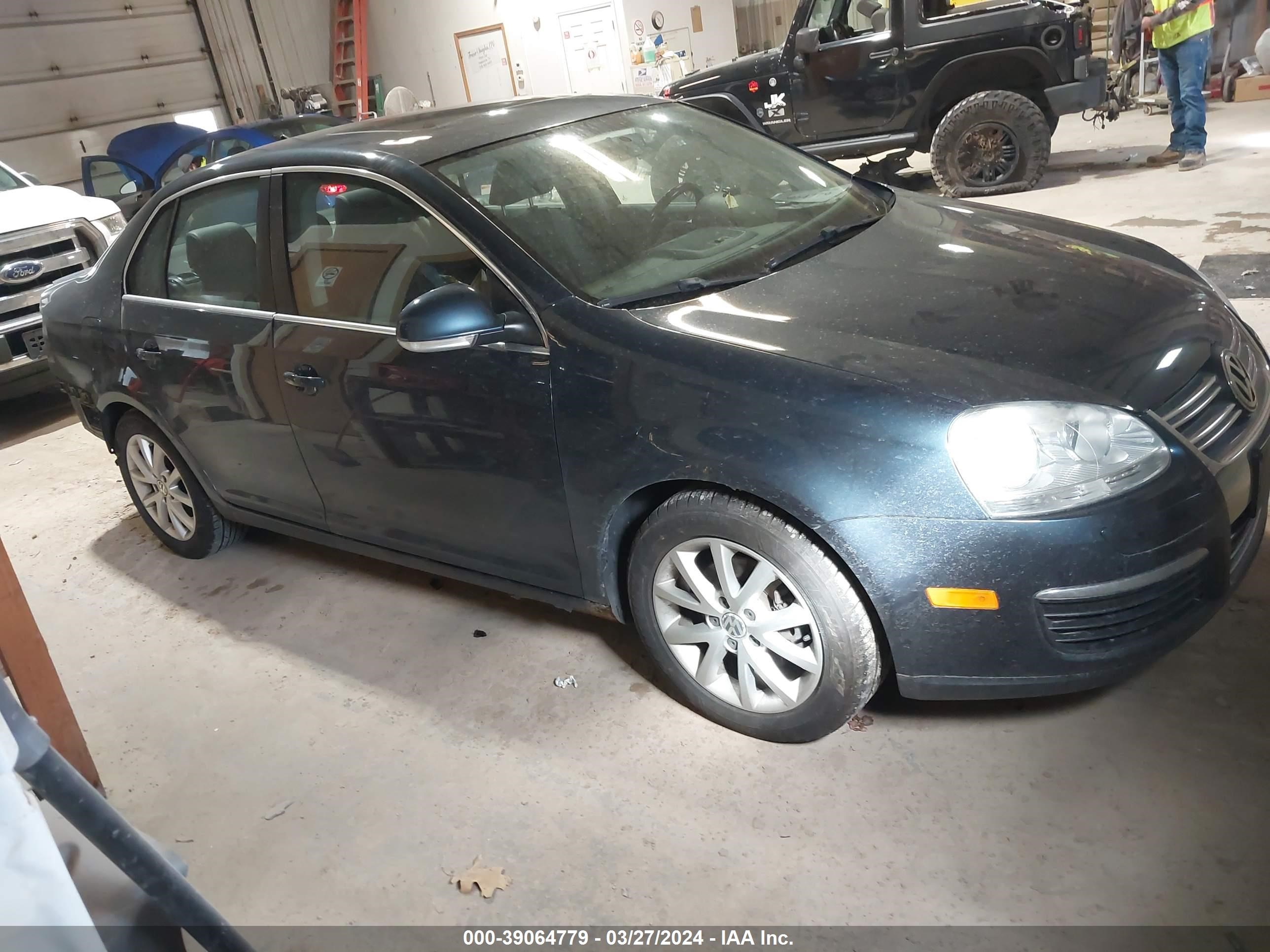 VOLKSWAGEN JETTA 2010 3vwrx7aj6am026455