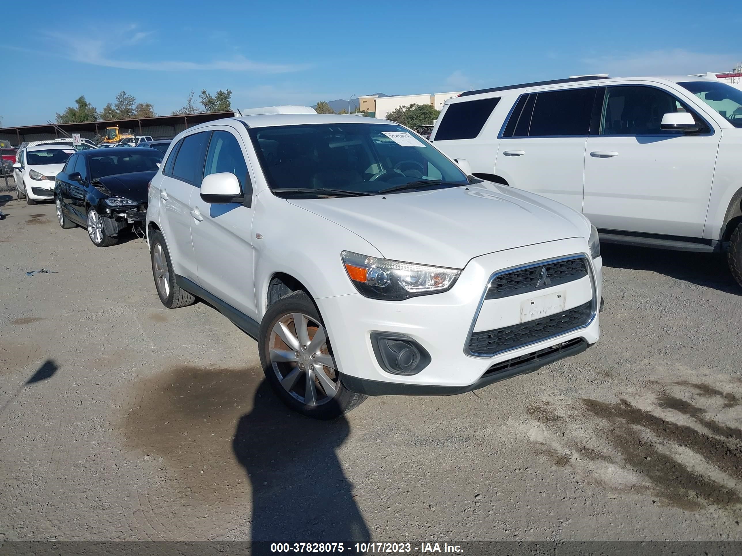 MITSUBISHI OUTLANDER 2014 4a4ap3au2ee027559