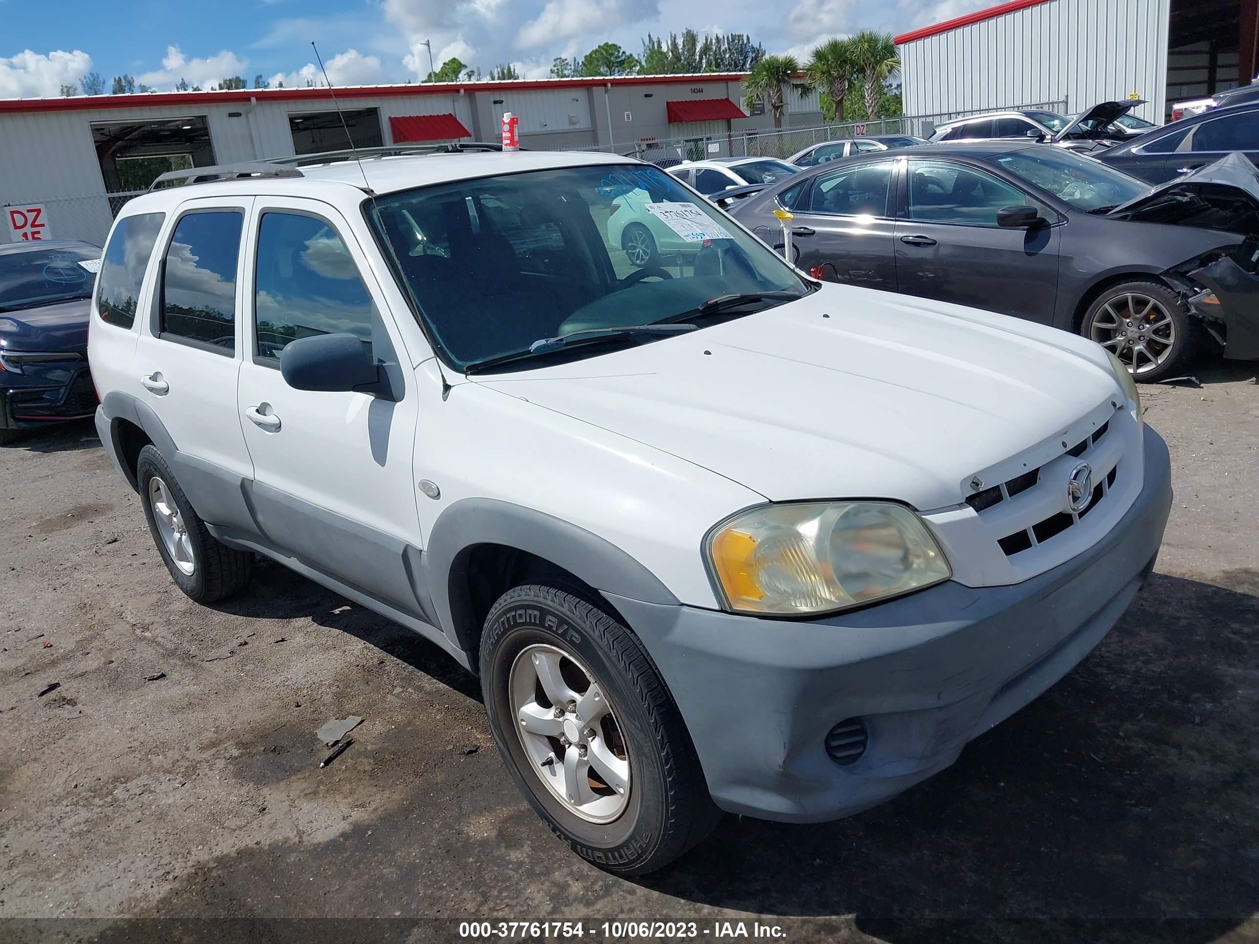 MAZDA TRIBUTE 2005 4f2yz02z75km54603