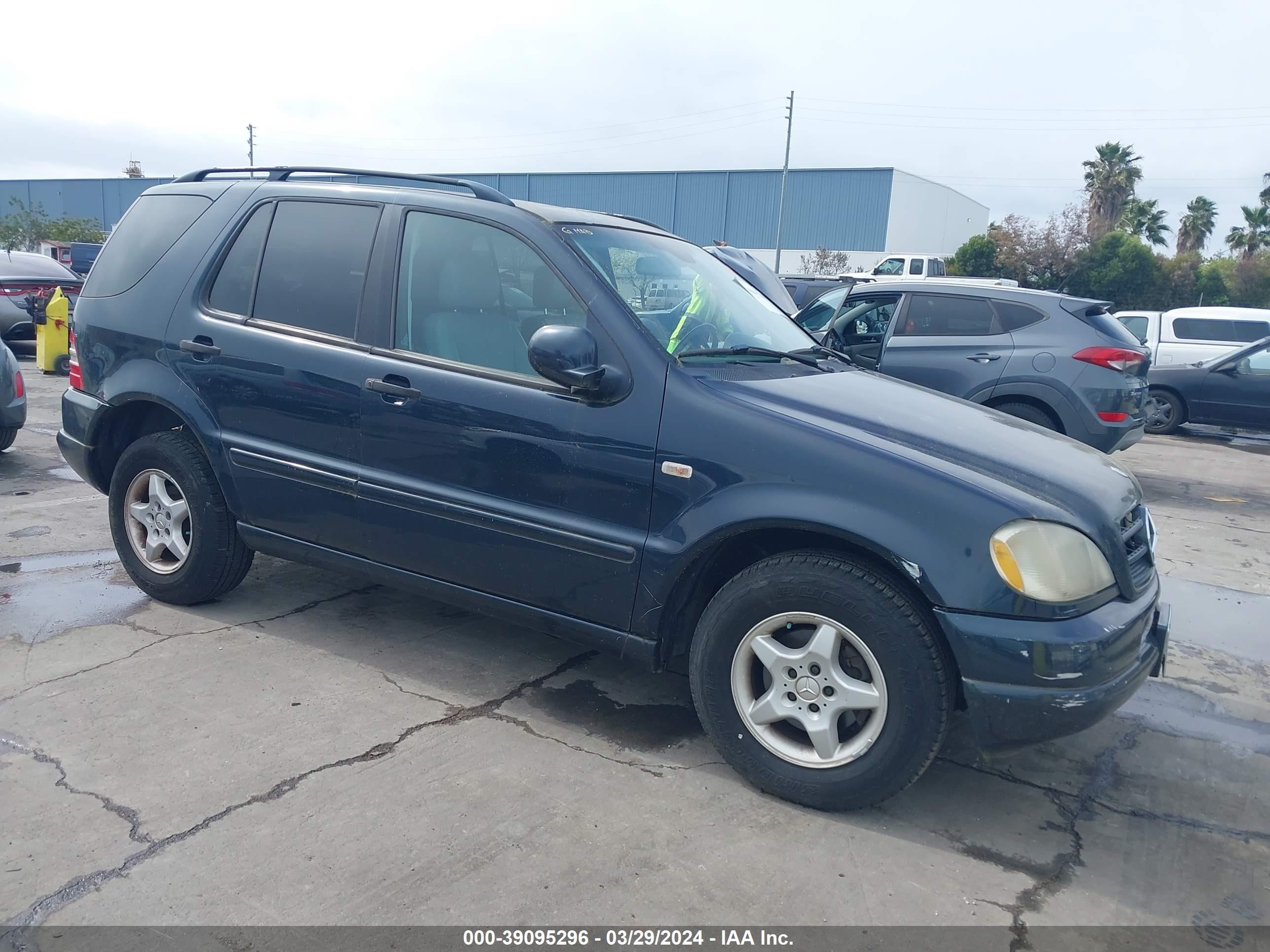 MERCEDES-BENZ NULL 2001 4jgab54e11a259265