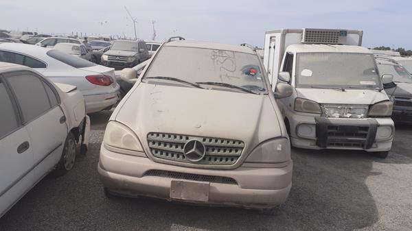 MERCEDES-BENZ ML320 2001 4jgab54e51a242114