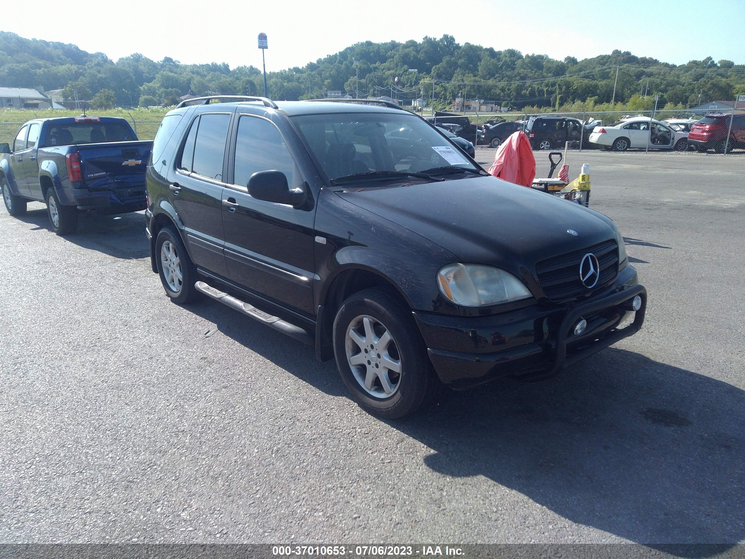 MERCEDES-BENZ M-KLASSE 1999 4jgab72e1xa118428