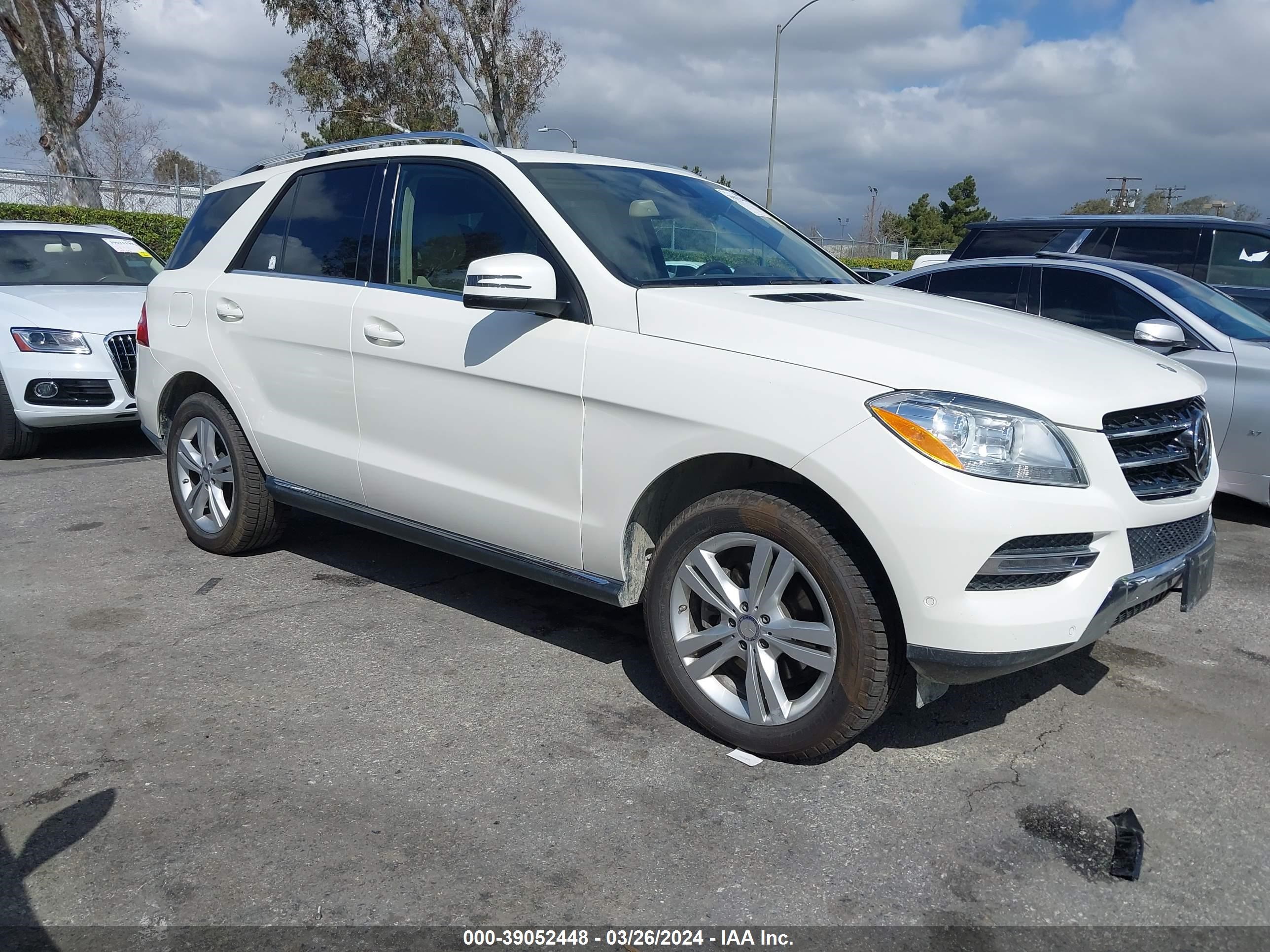 MERCEDES-BENZ NULL 2015 4jgda0eb4fa561048