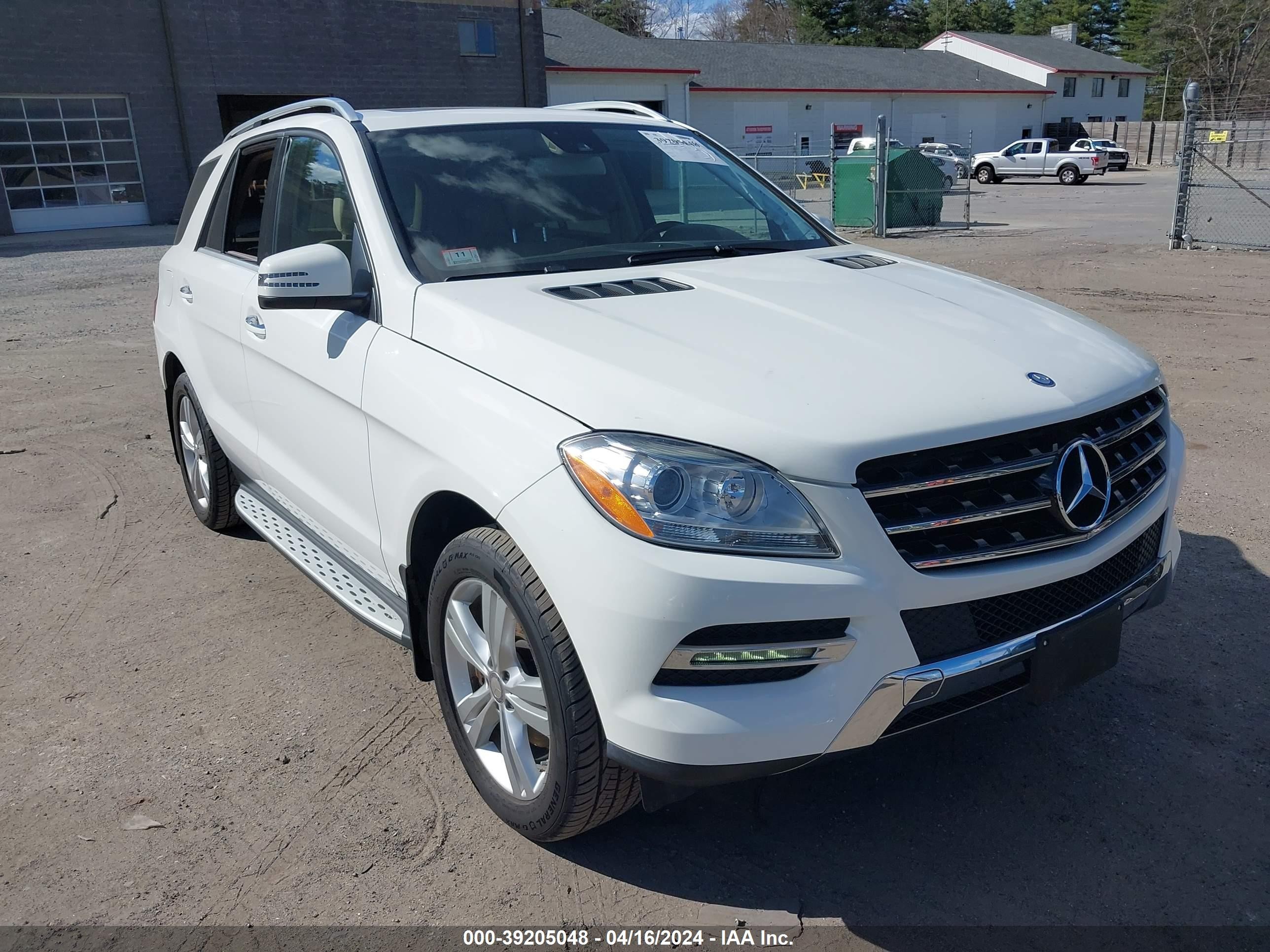 MERCEDES-BENZ NULL 2014 4jgda5hb3ea427946