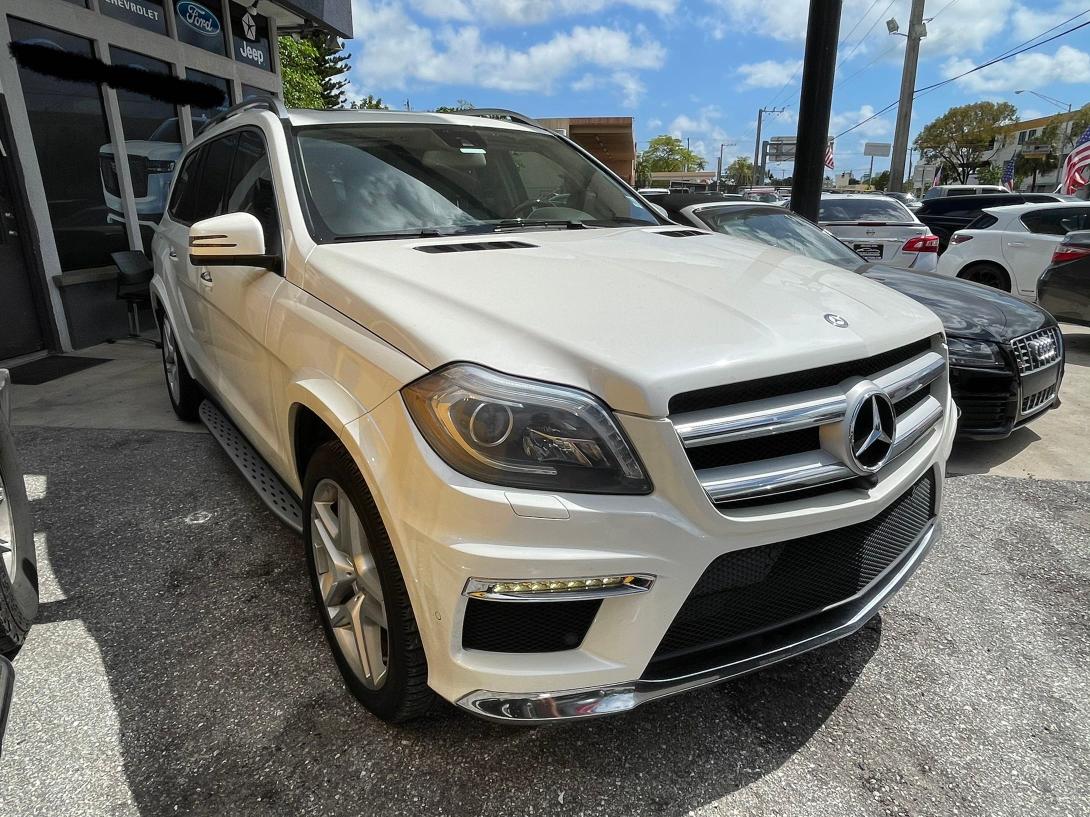 MERCEDES-BENZ GL 550 4MA 2014 4jgdf7de9ea284207