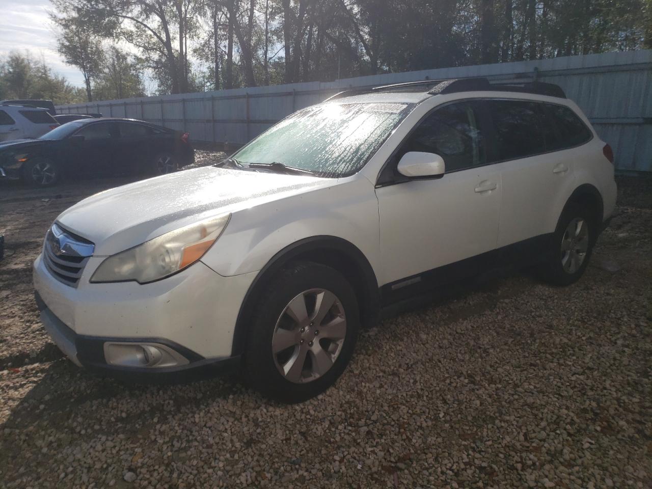 SUBARU OUTBACK 2011 4s4brekc7b2317828