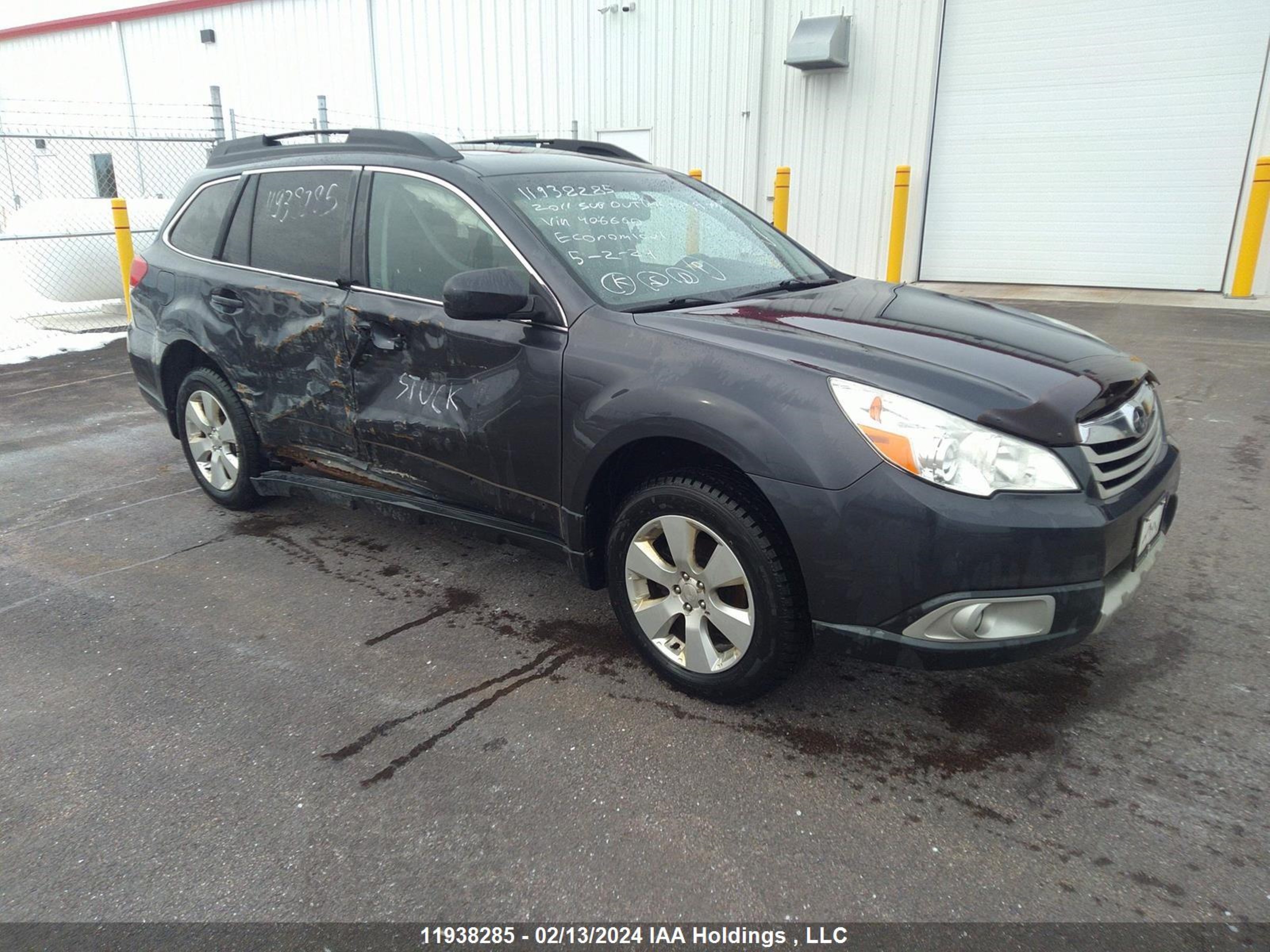 SUBARU OUTBACK 2011 4s4brggcxb1406660