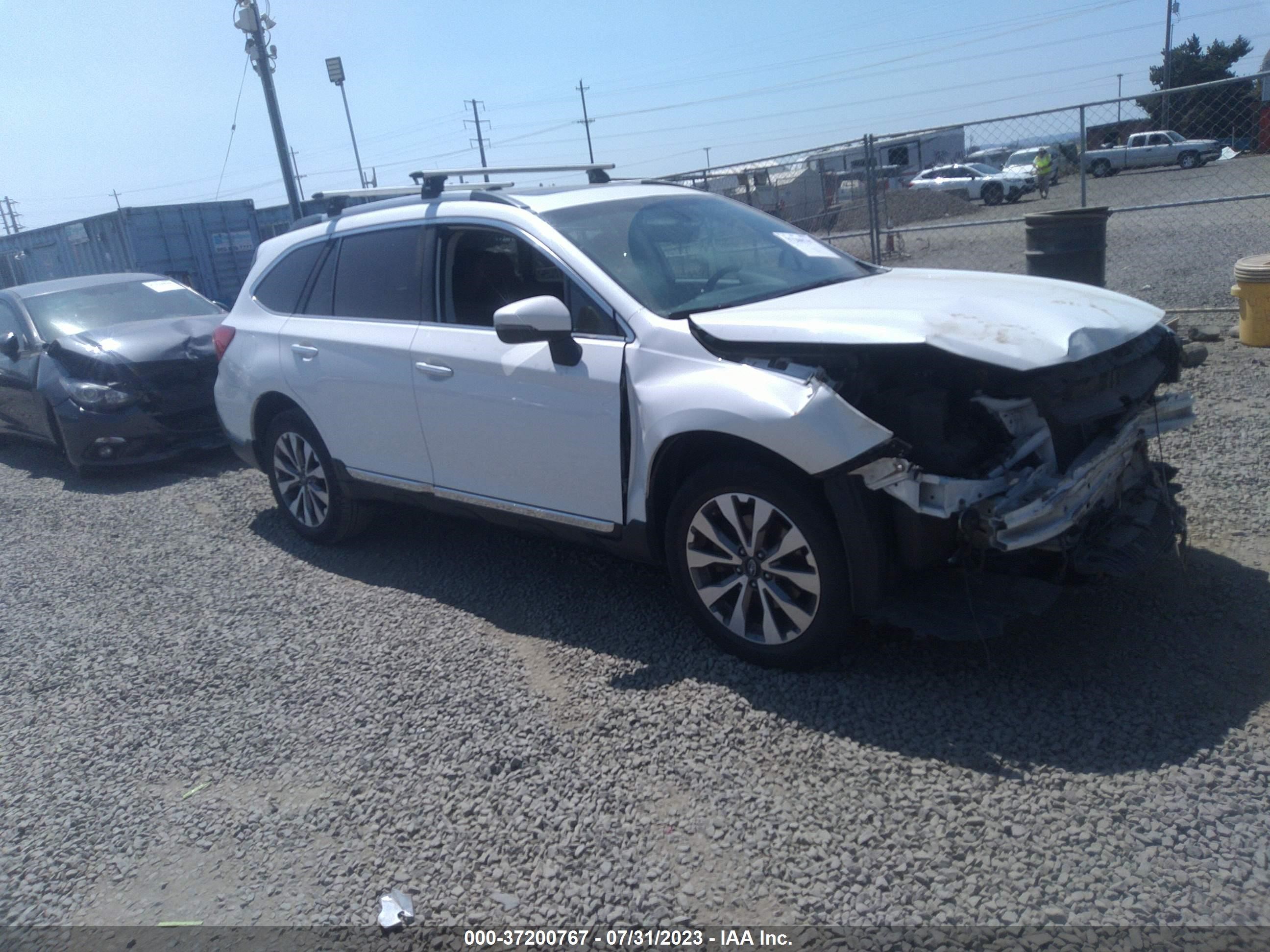 SUBARU OUTBACK 2018 4s4bsatc4j3258273