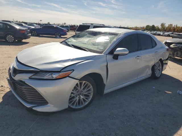 TOYOTA CAMRY 2018 4t1b11hk0ju014990