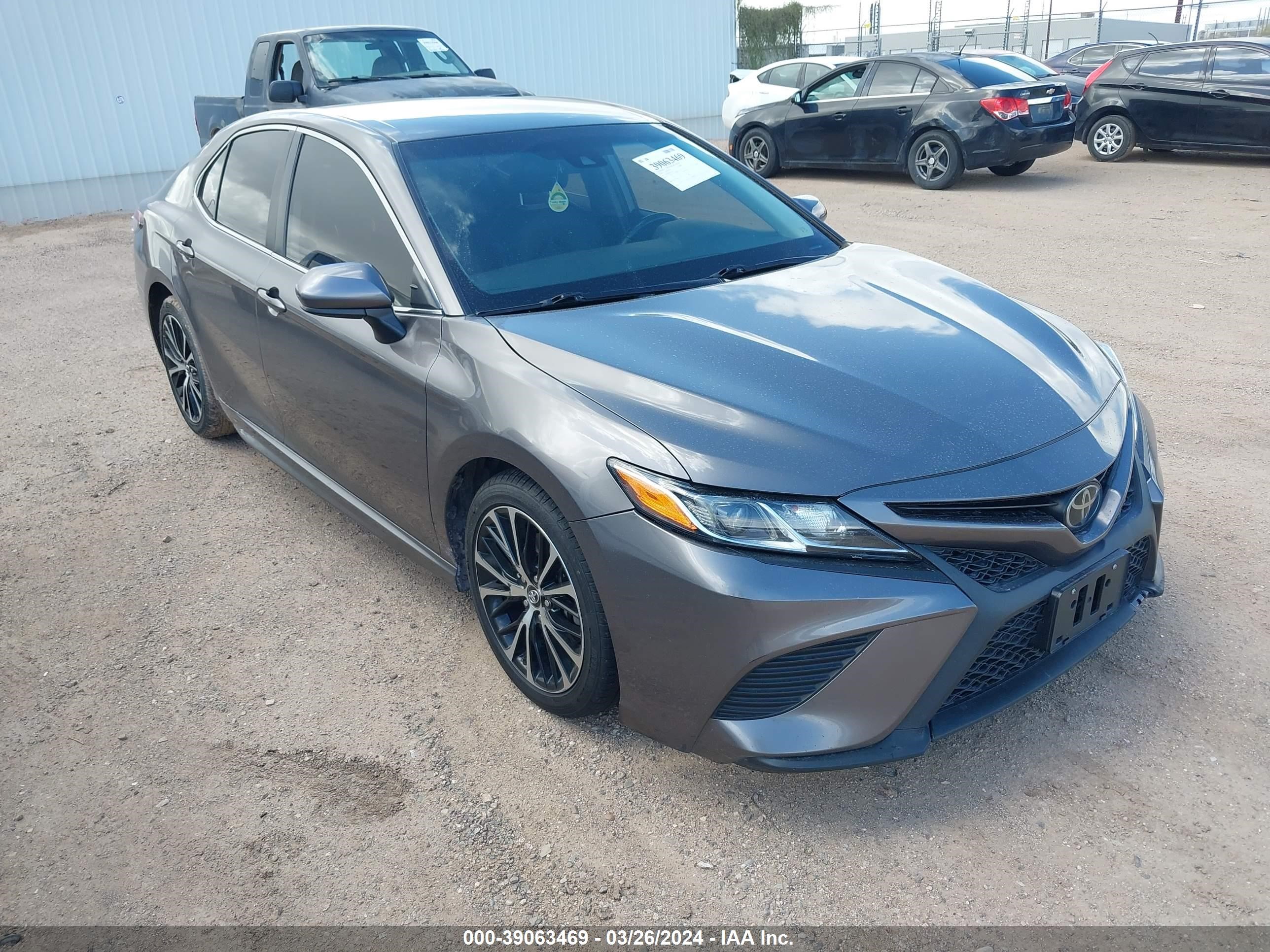 TOYOTA CAMRY 2018 4t1b11hk0ju052140