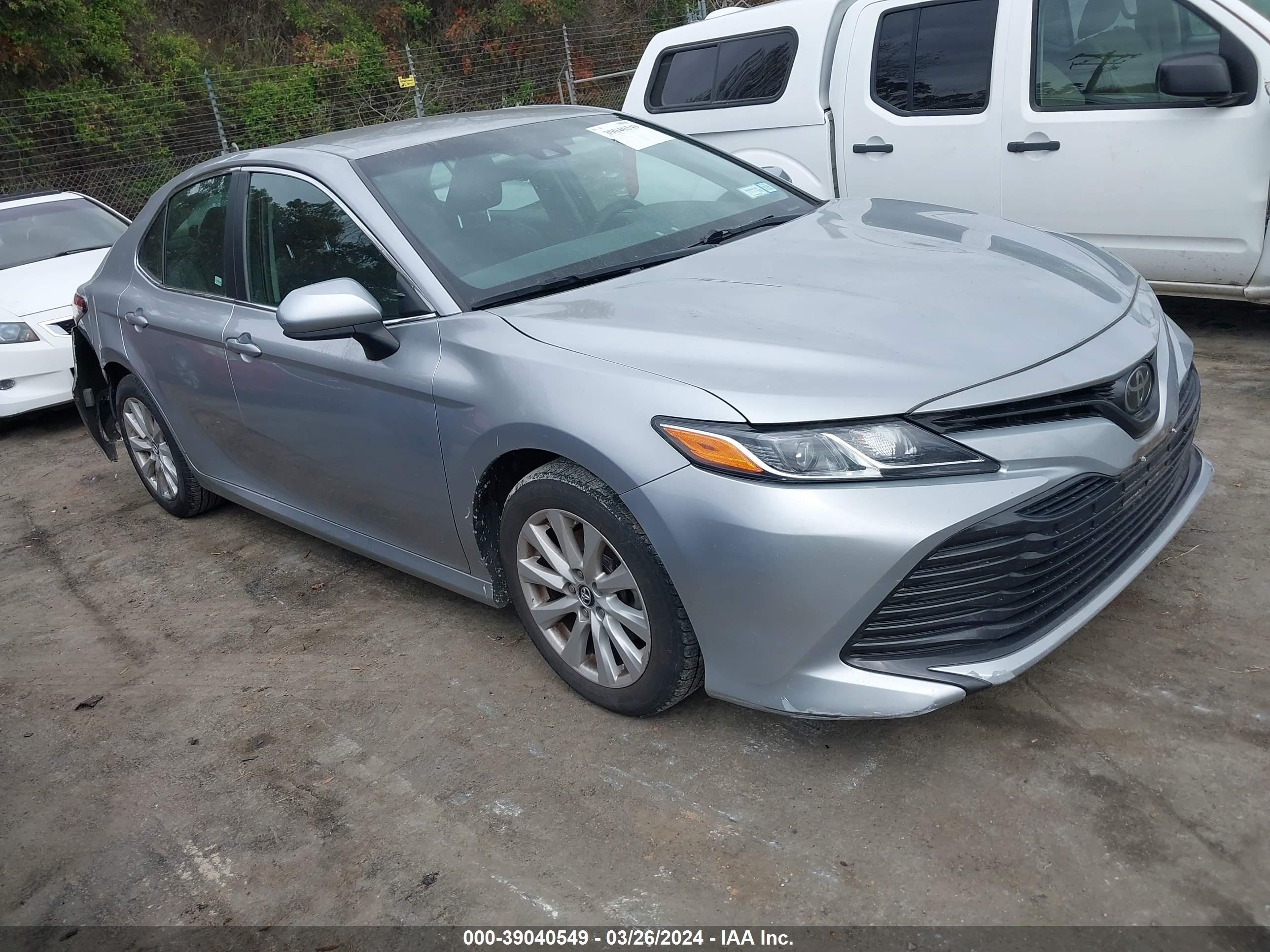 TOYOTA CAMRY 2018 4t1b11hk0ju073442