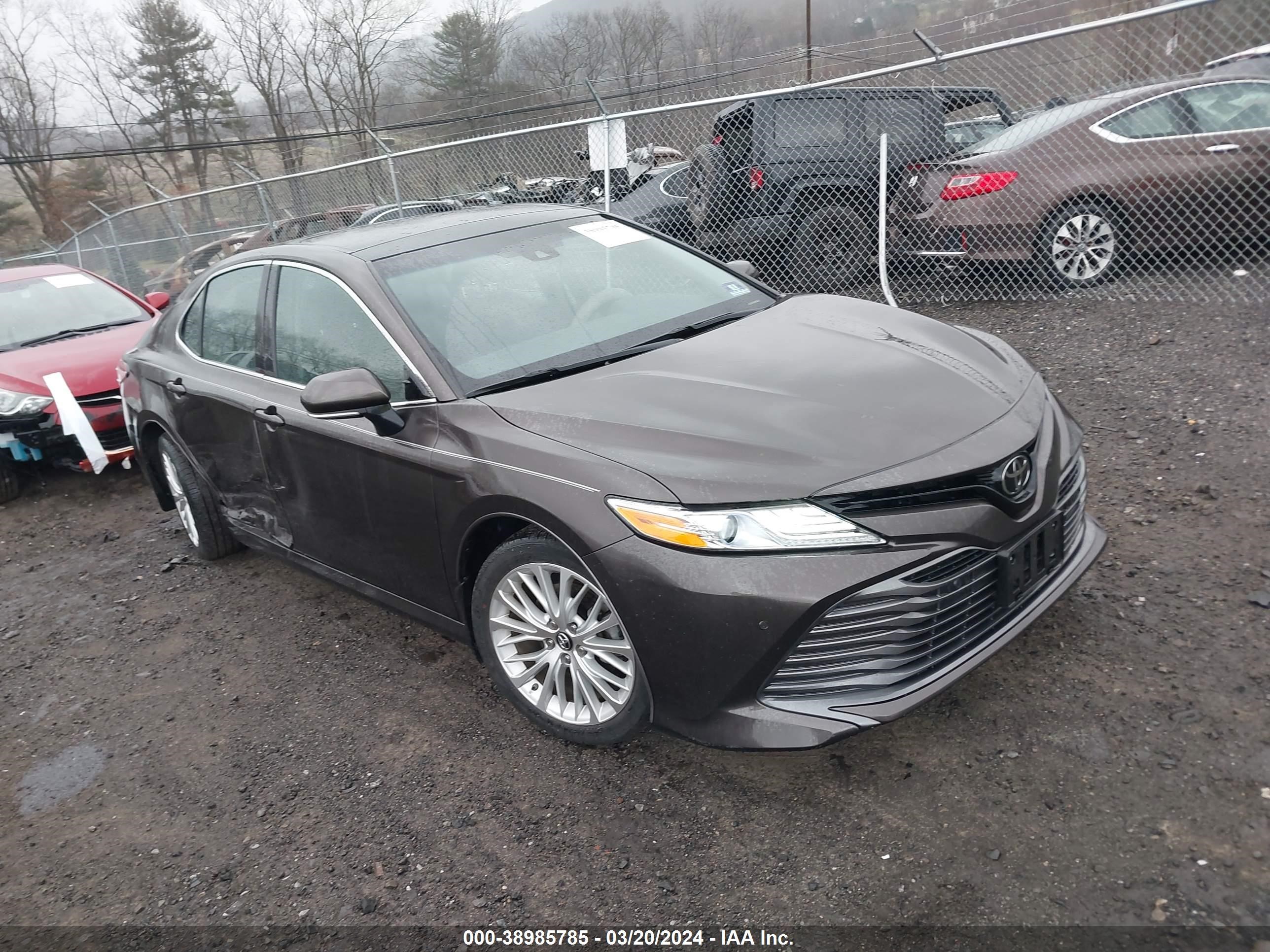 TOYOTA CAMRY 2018 4t1b11hk0ju131937