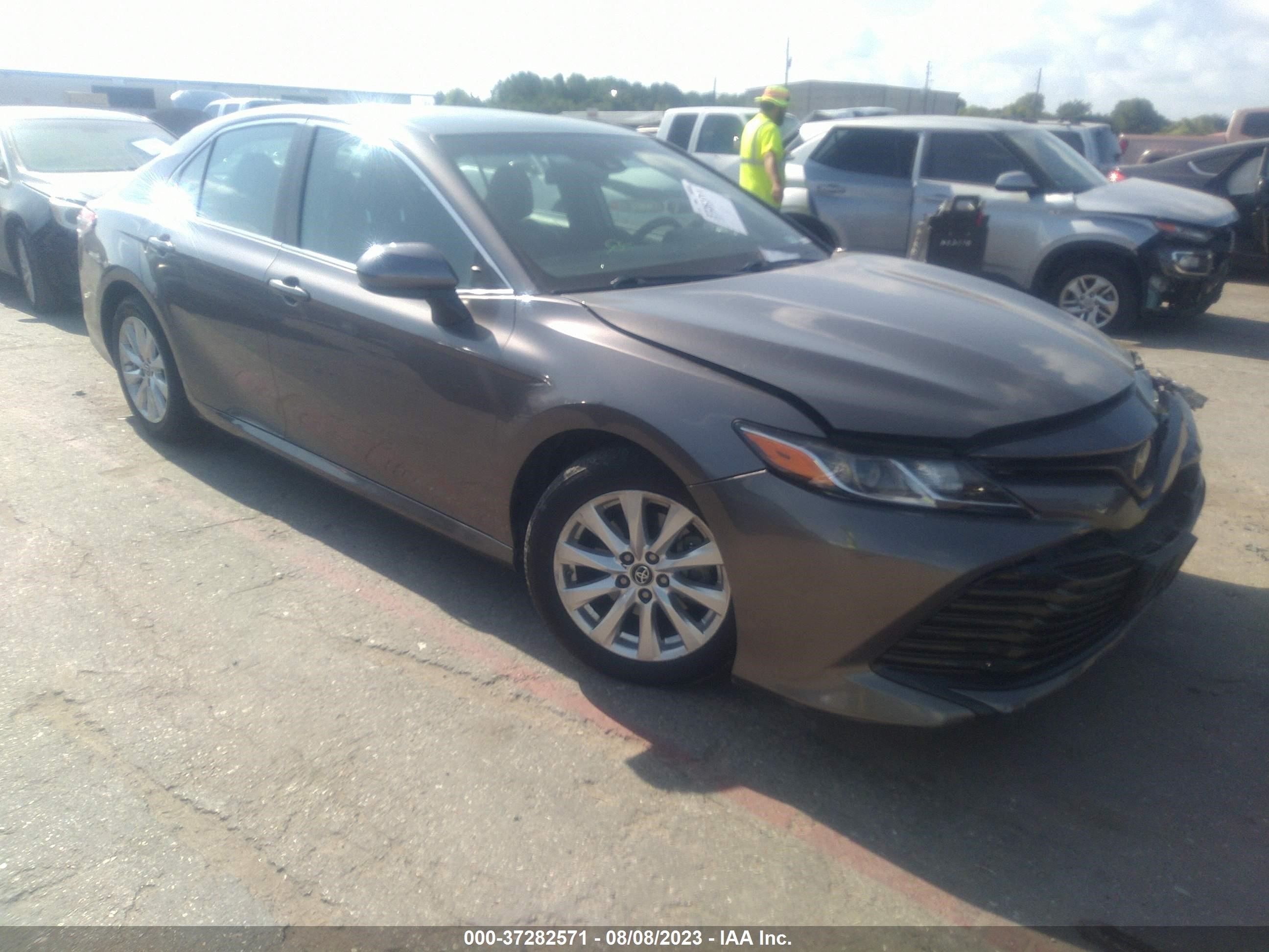 TOYOTA CAMRY 2018 4t1b11hk0ju593172