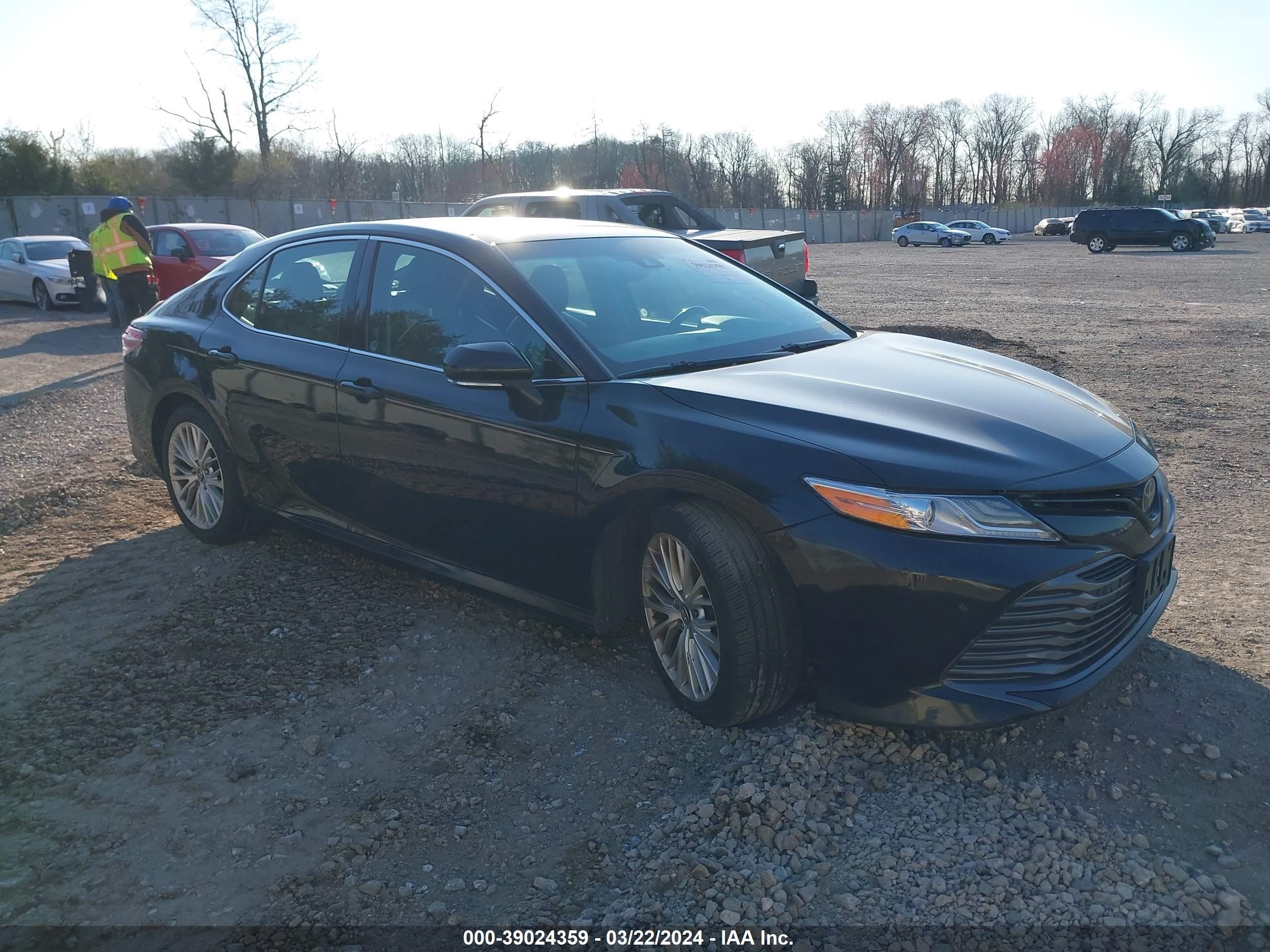 TOYOTA CAMRY 2018 4t1b11hk1ju026159