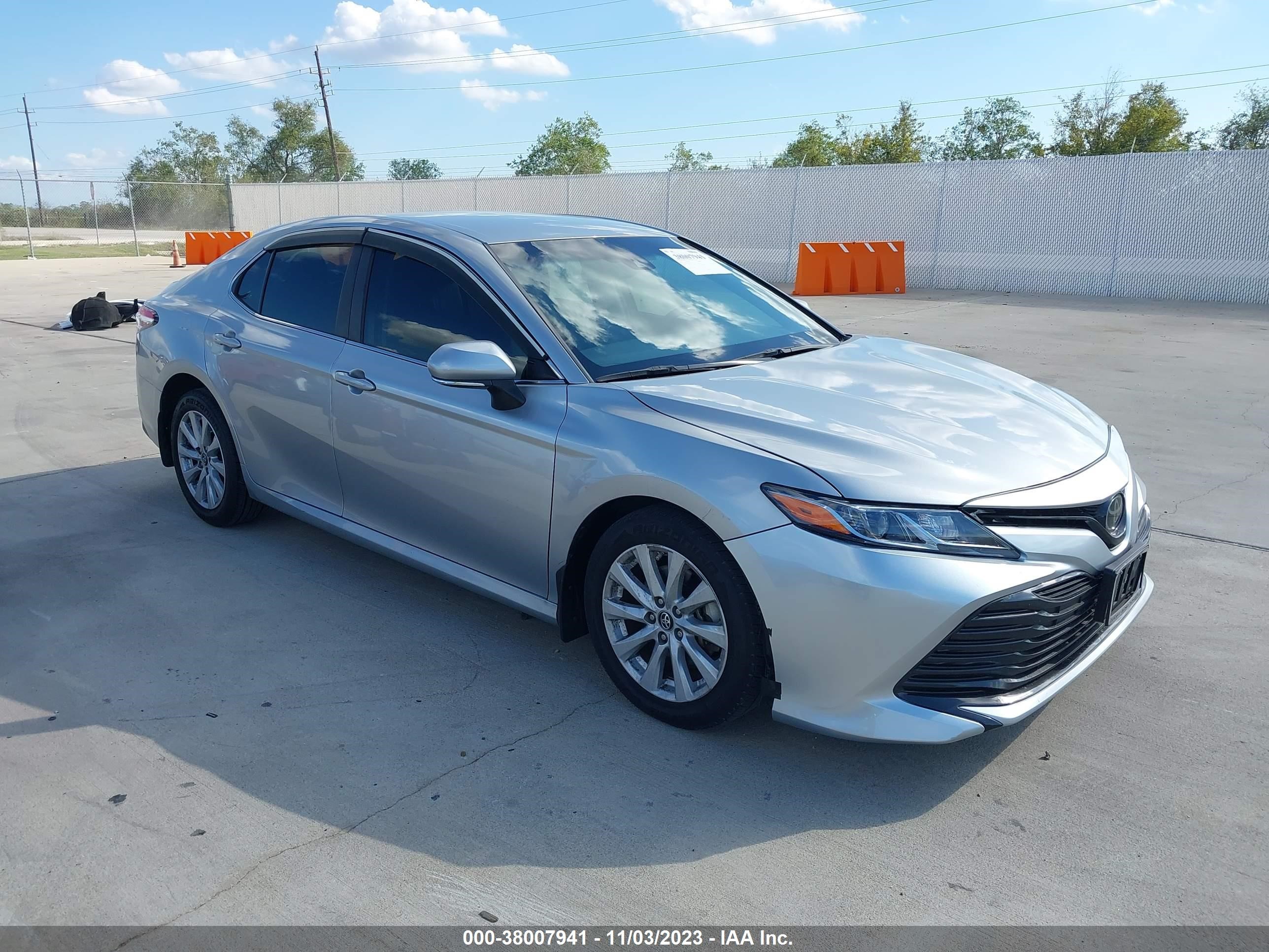 TOYOTA CAMRY 2018 4t1b11hk1ju062465