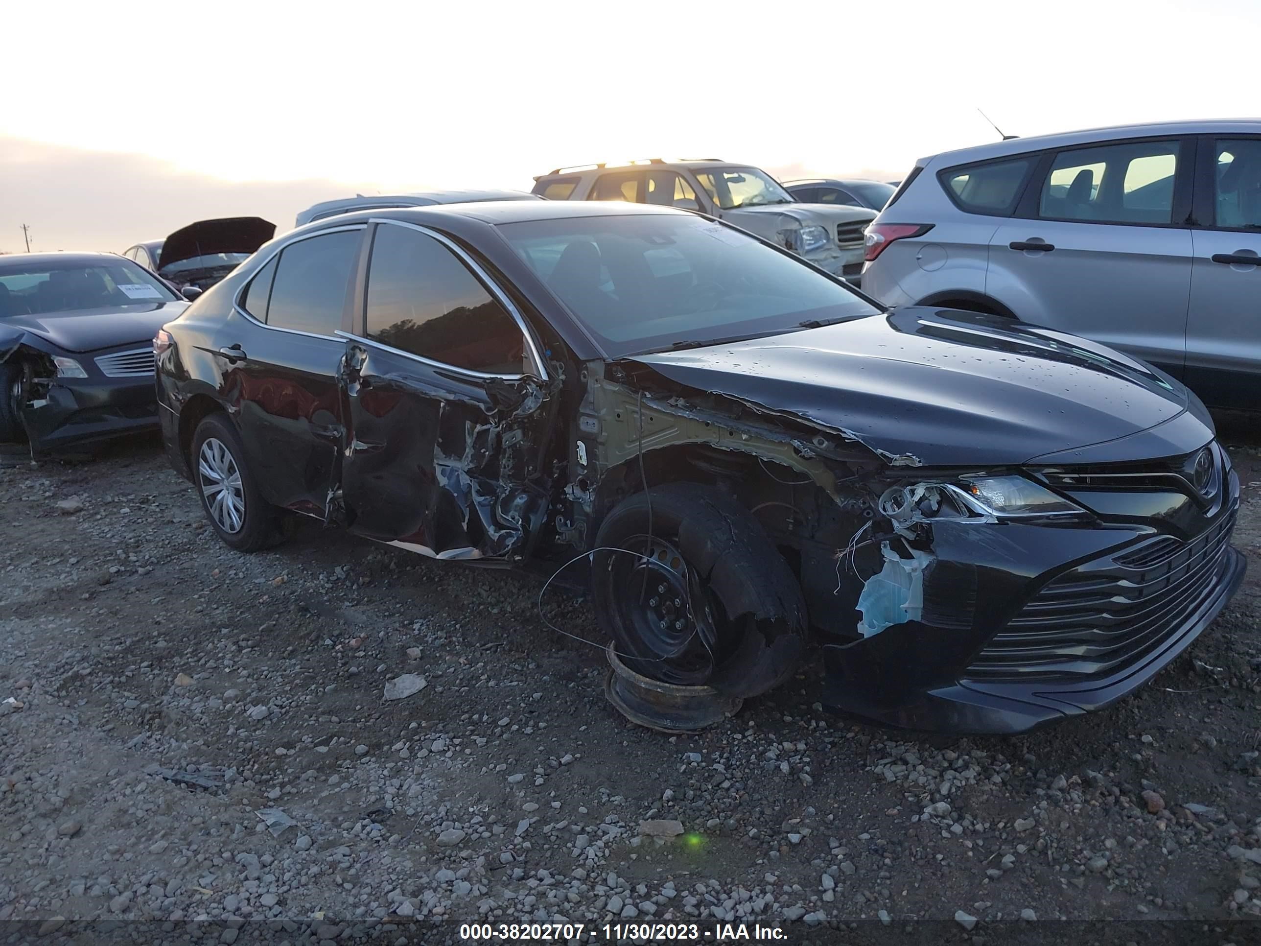 TOYOTA CAMRY 2018 4t1b11hk1ju078620