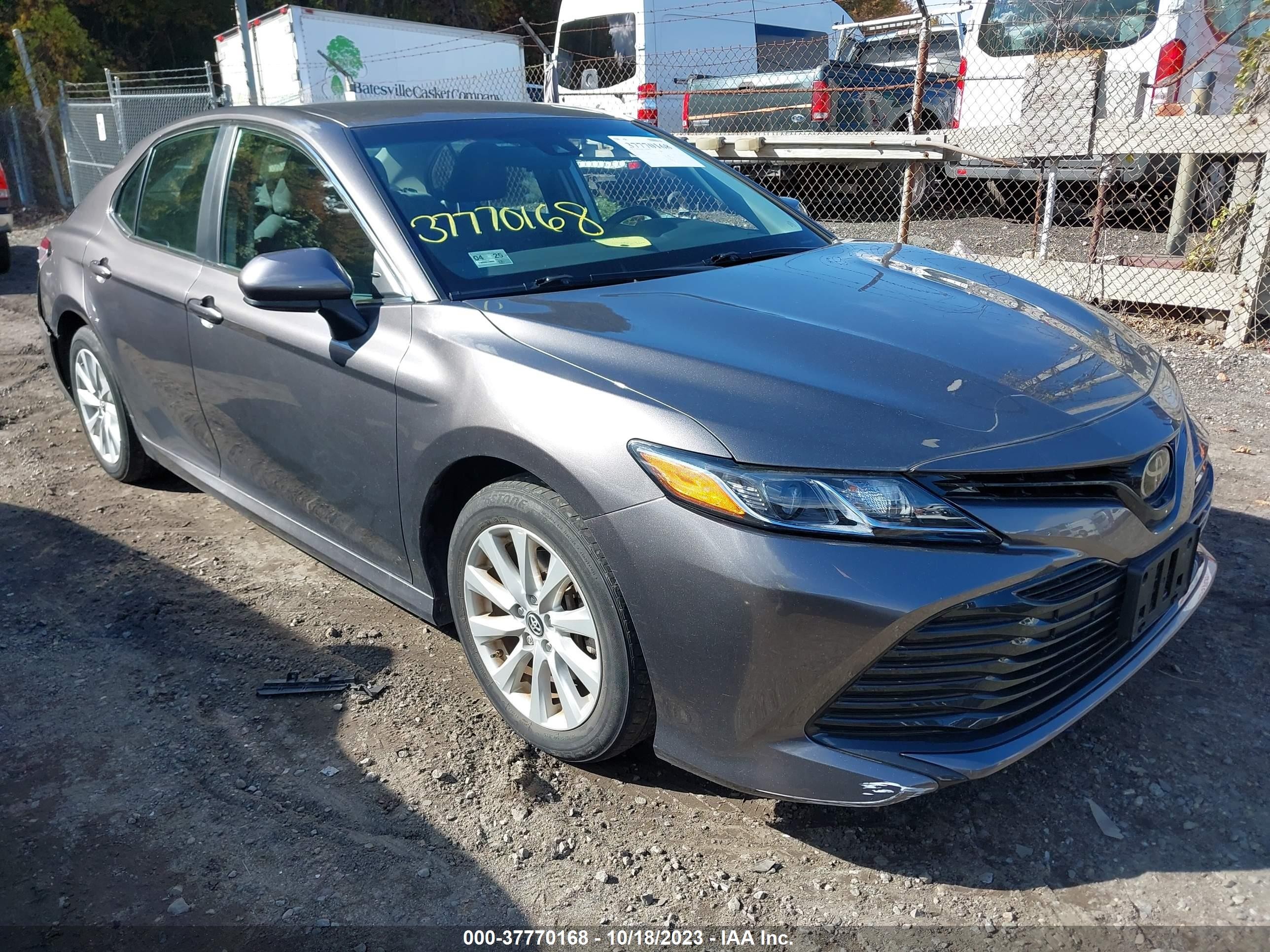 TOYOTA CAMRY 2018 4t1b11hk1ju106853