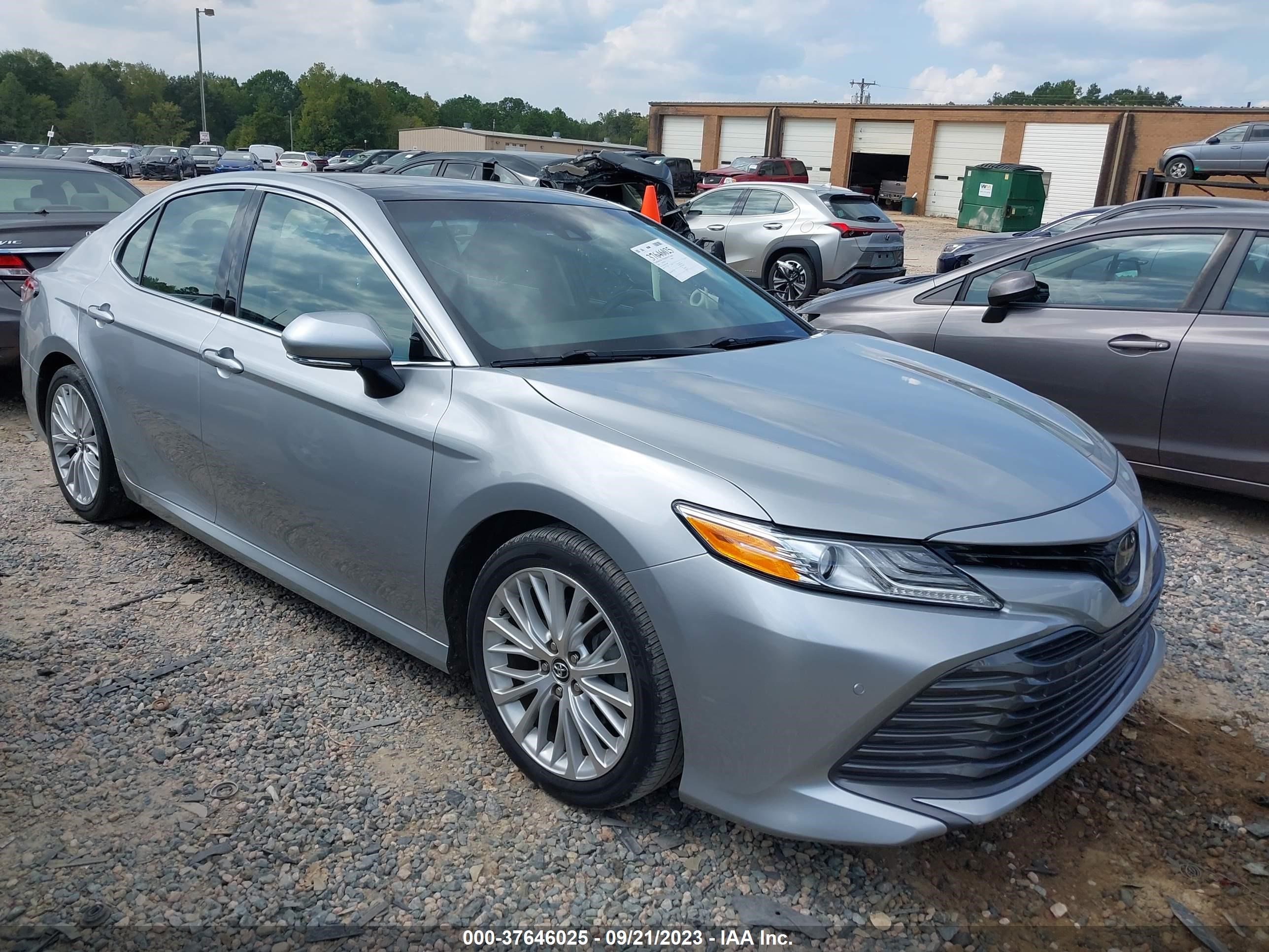 TOYOTA CAMRY 2018 4t1b11hk2ju105887