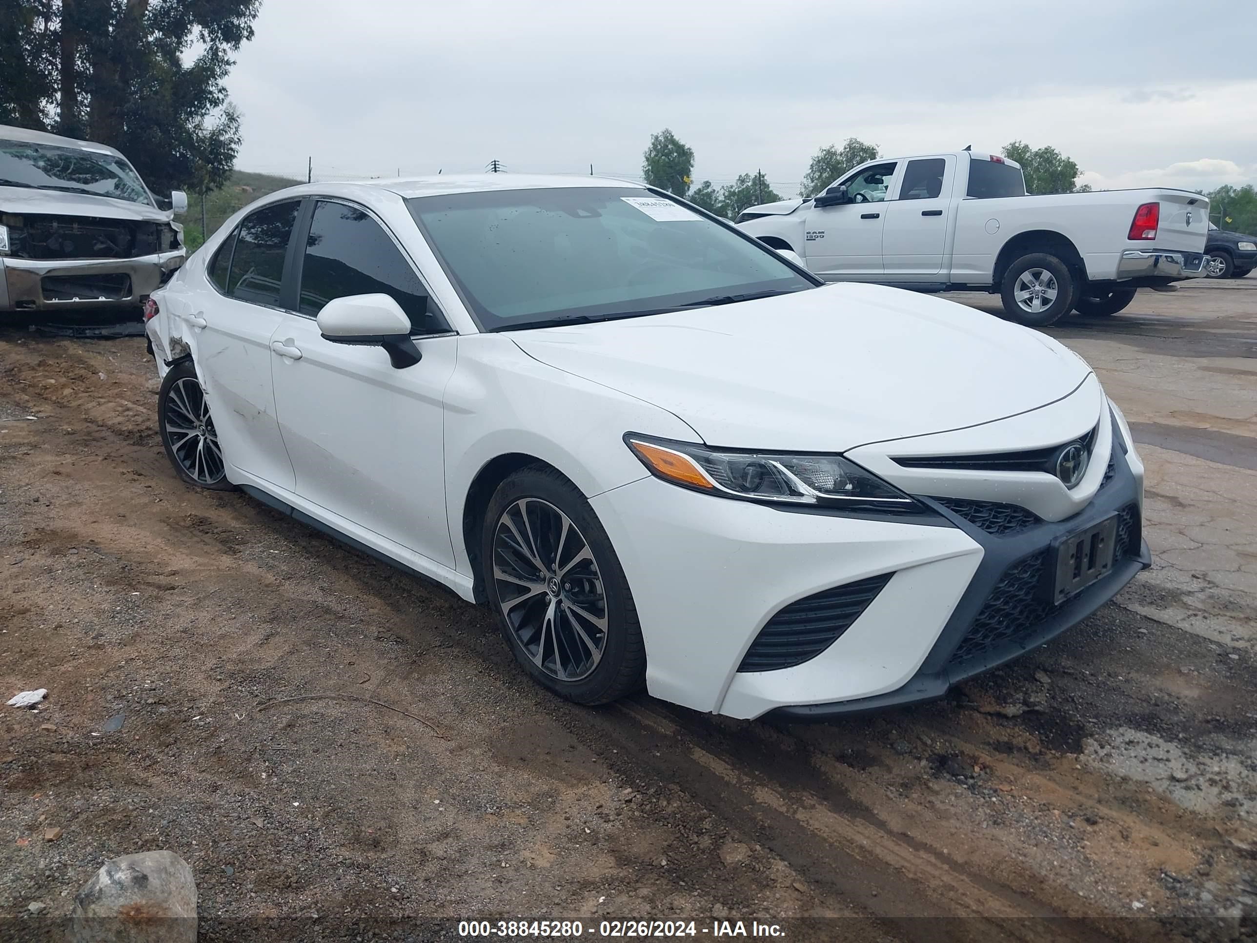 TOYOTA CAMRY 2018 4t1b11hk2ju128053