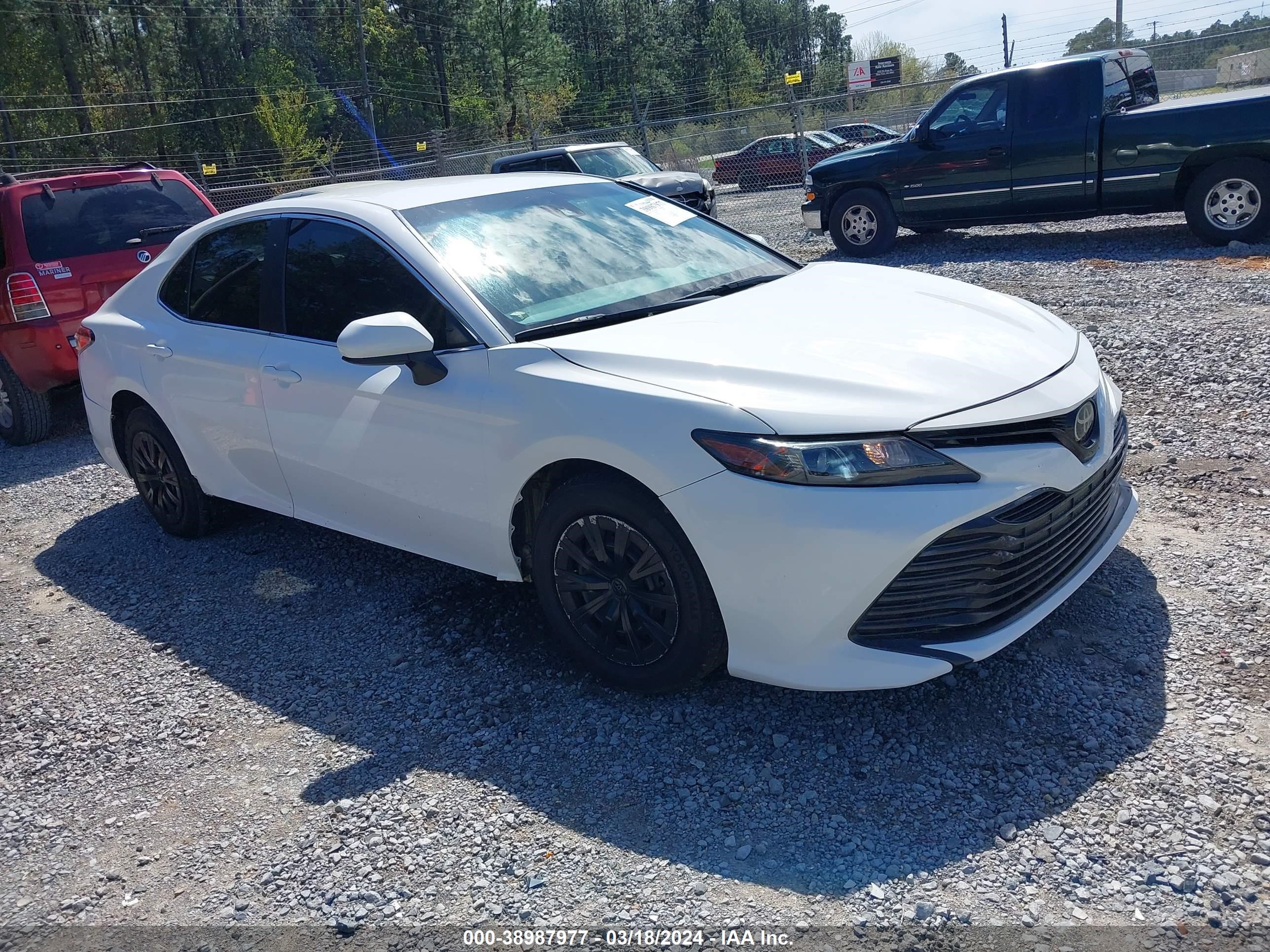 TOYOTA CAMRY 2018 4t1b11hk3ju060412