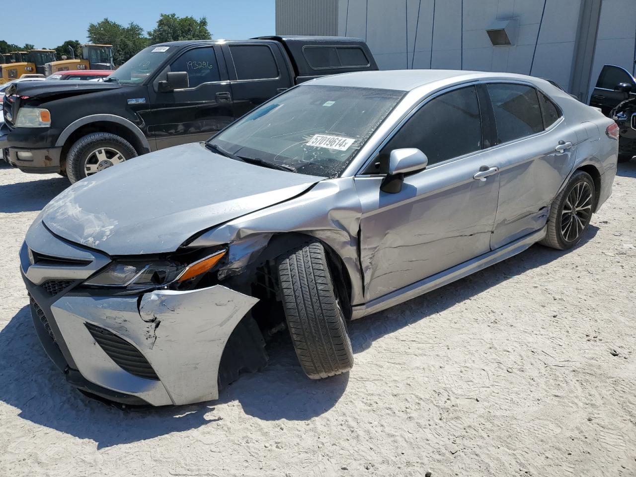 TOYOTA CAMRY 2018 4t1b11hk3ju145055