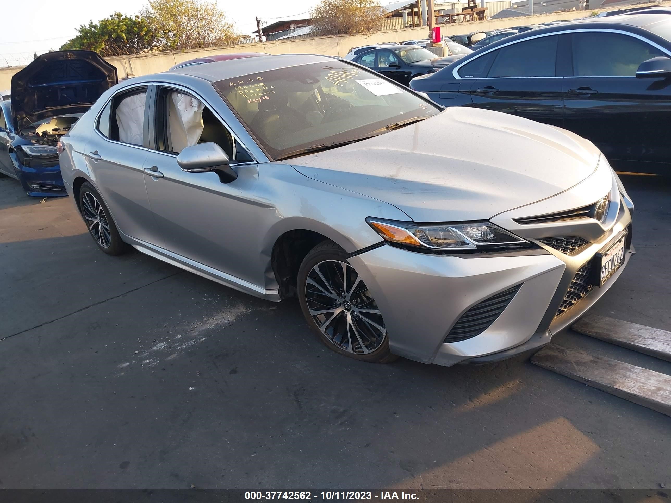 TOYOTA CAMRY 2018 4t1b11hk4ju093404