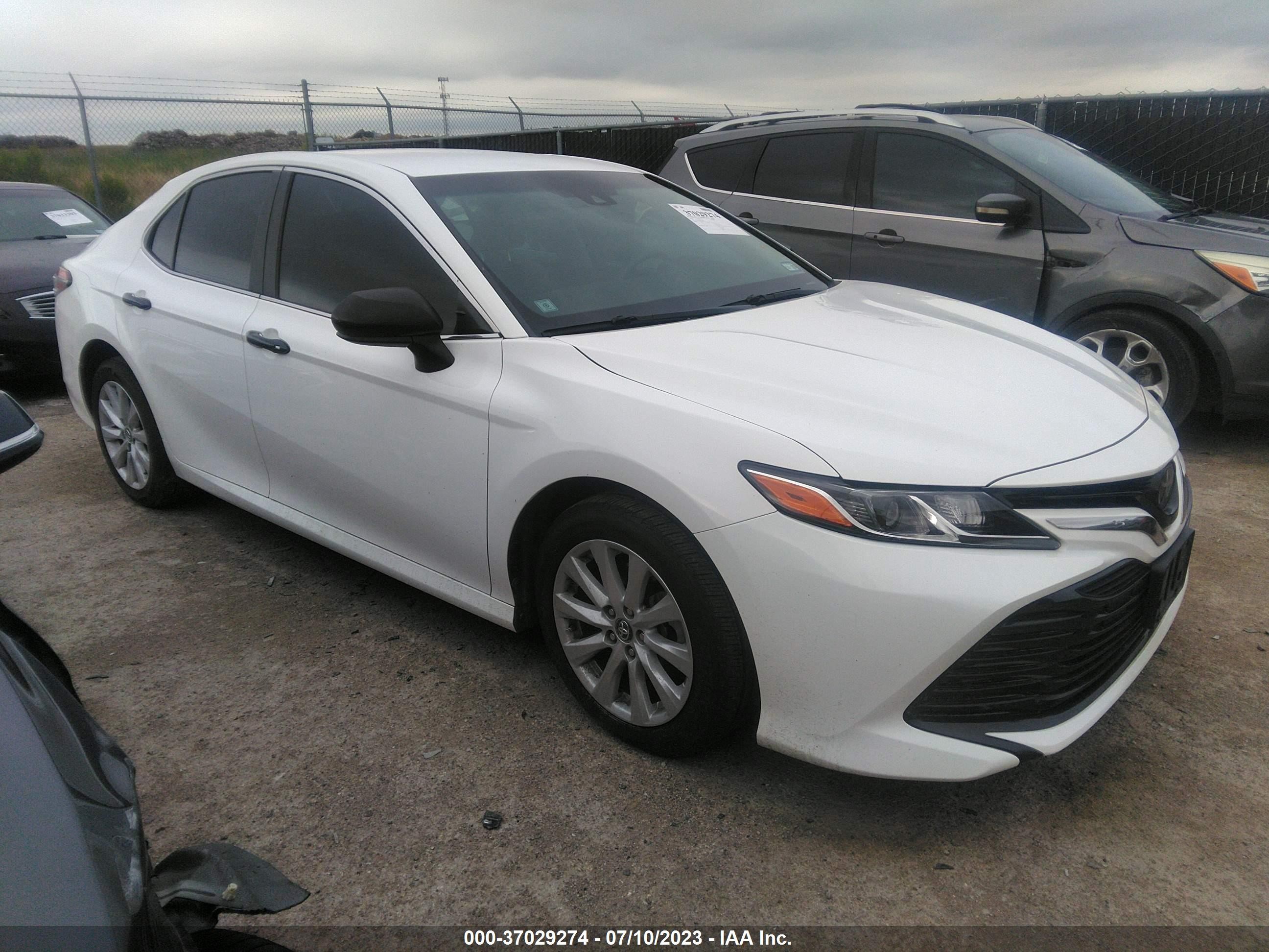 TOYOTA CAMRY 2018 4t1b11hk5ju149401