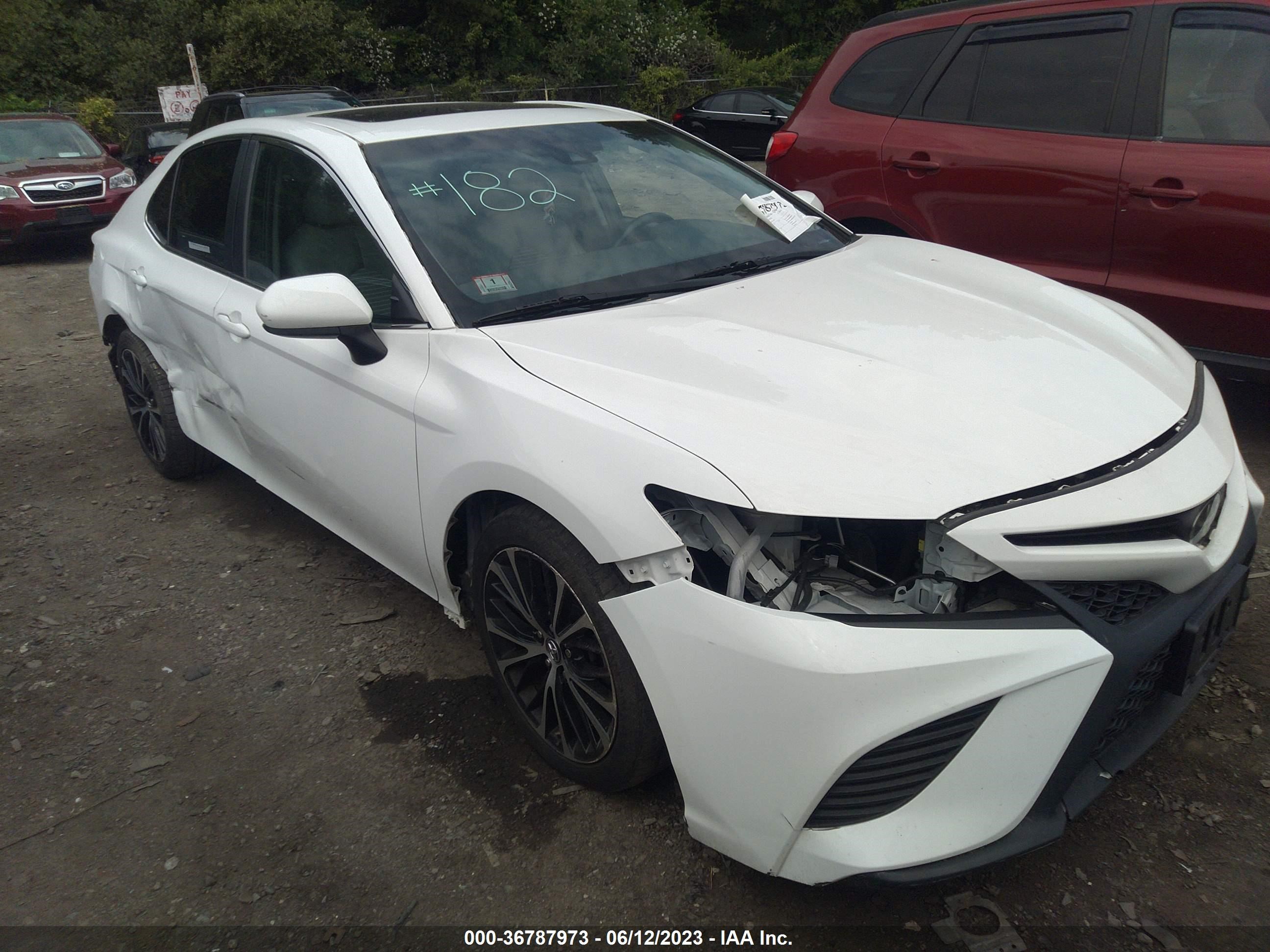 TOYOTA CAMRY 2018 4t1b11hk6ju134535