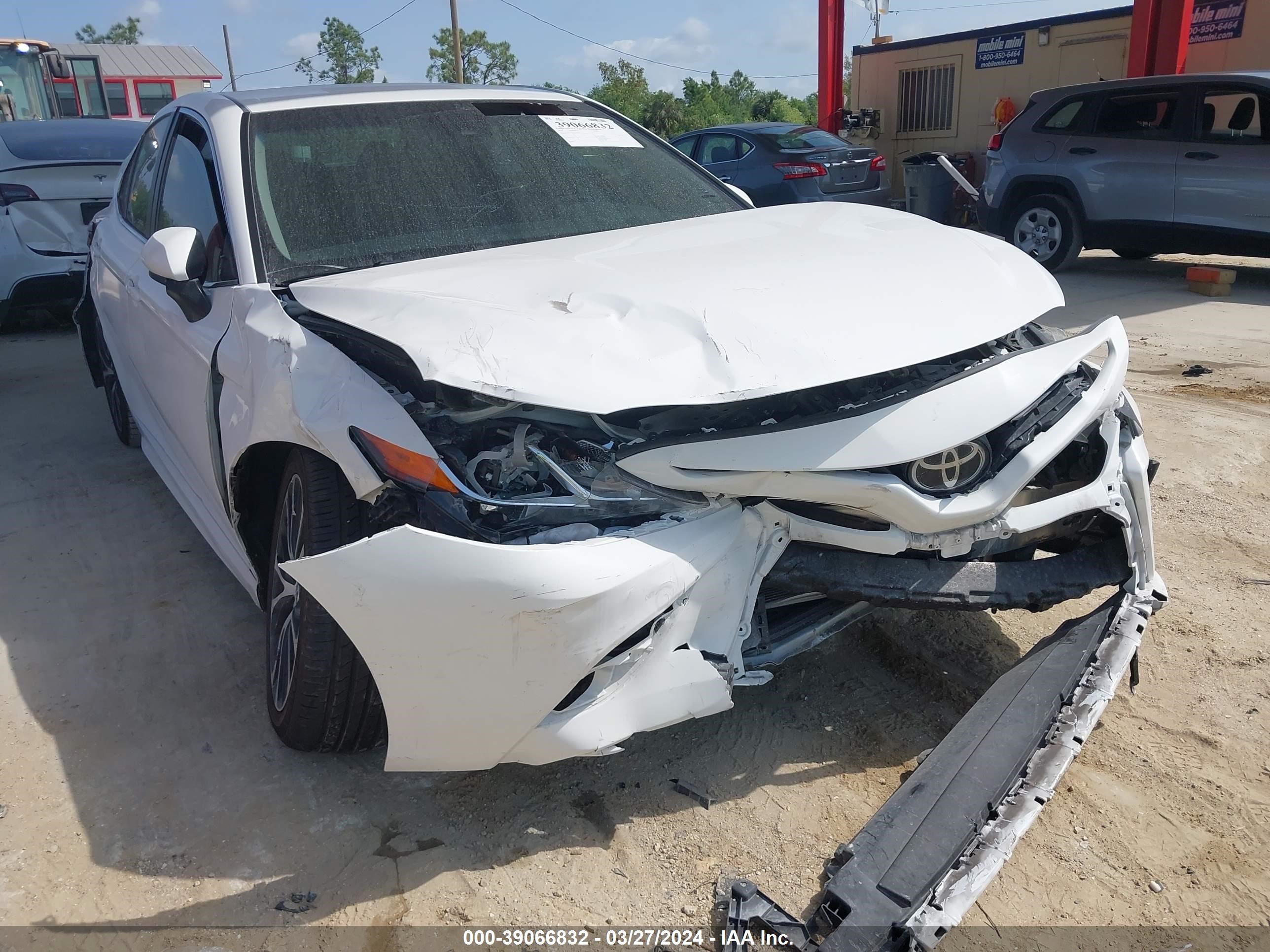 TOYOTA CAMRY 2018 4t1b11hk6ju554179