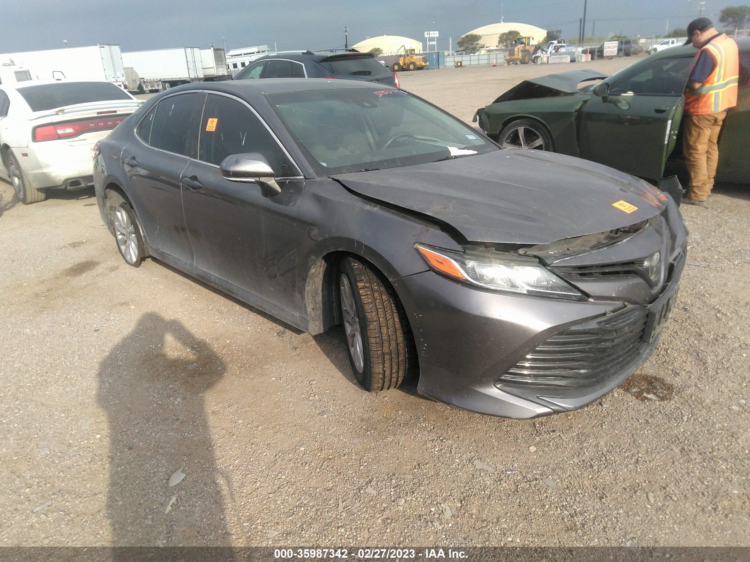 TOYOTA CAMRY 2018 4t1b11hk9ju043453