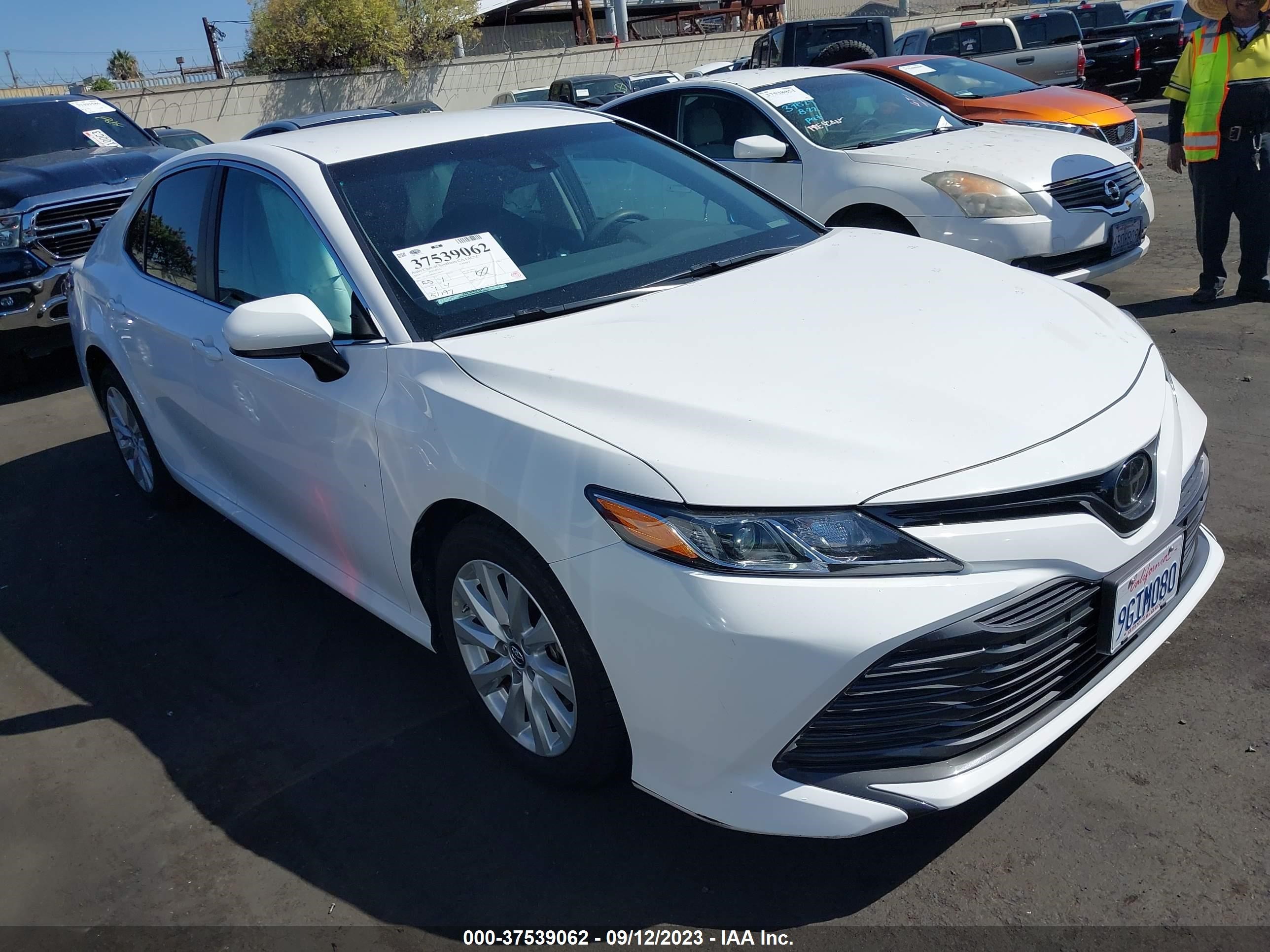 TOYOTA CAMRY 2018 4t1b11hk9ju145674