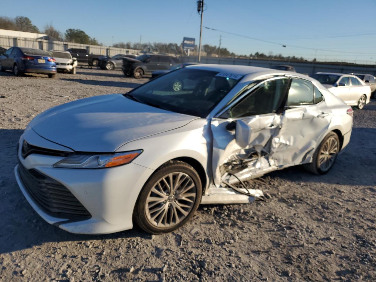 TOYOTA CAMRY 2018 4t1b11hk9ju663557