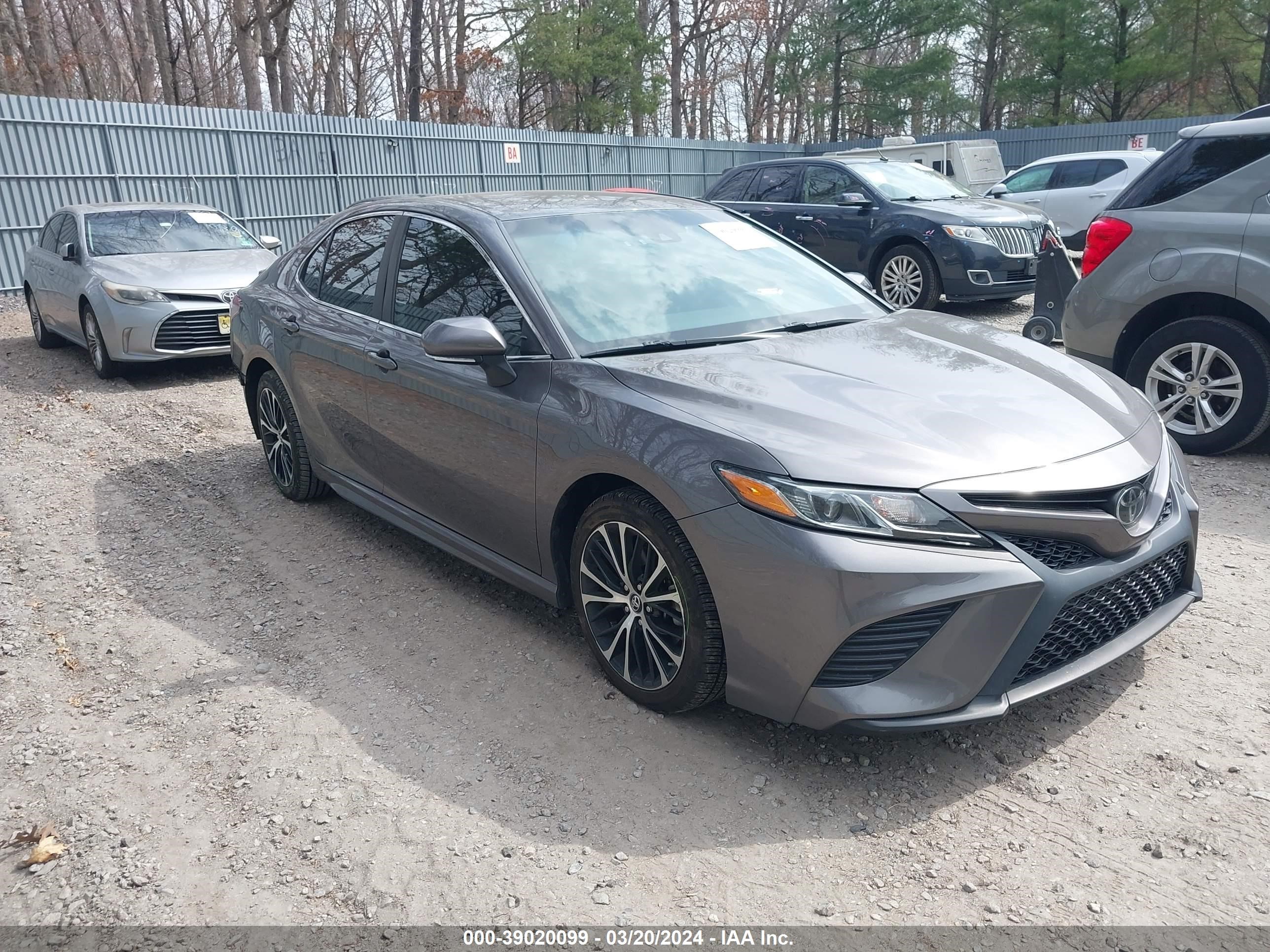 TOYOTA CAMRY 2018 4t1b11hk9ju676888