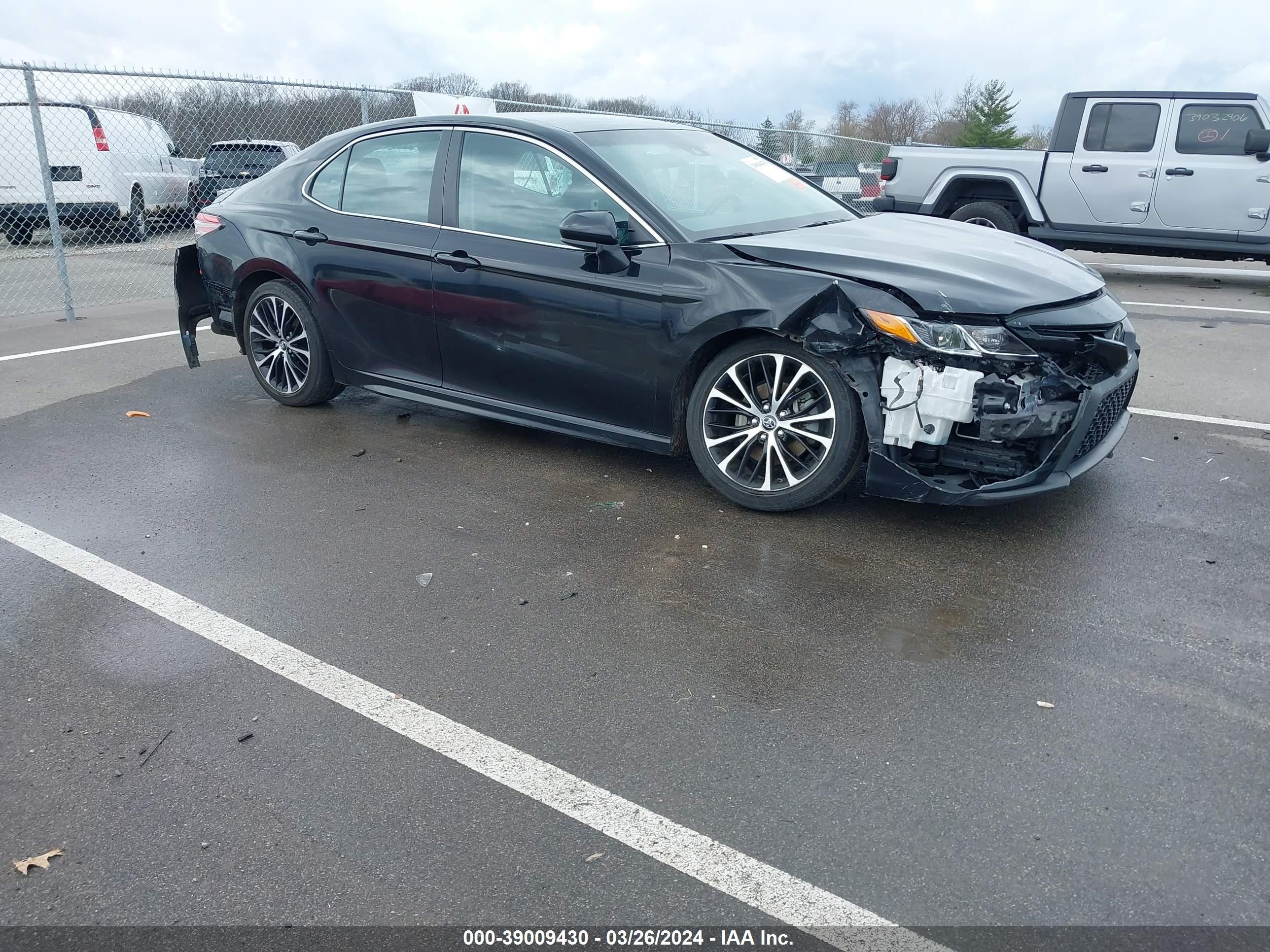 TOYOTA CAMRY 2018 4t1b11hkxju007349