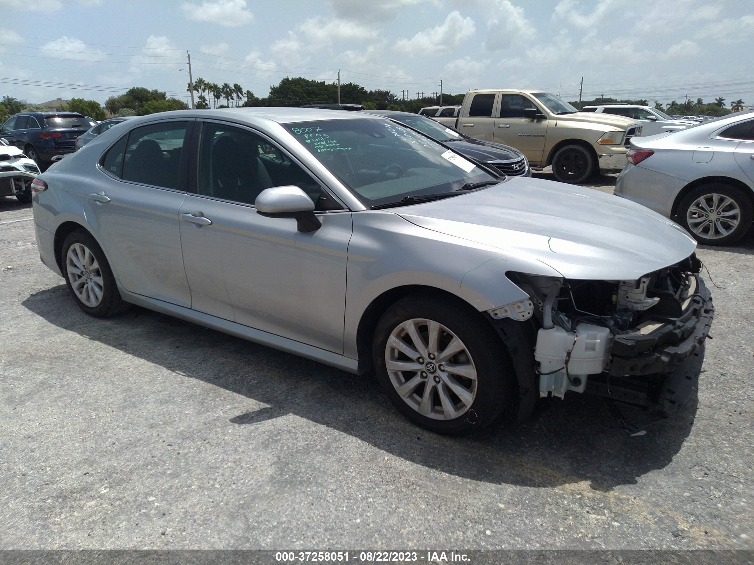 TOYOTA CAMRY 2018 4t1b11hkxju074274