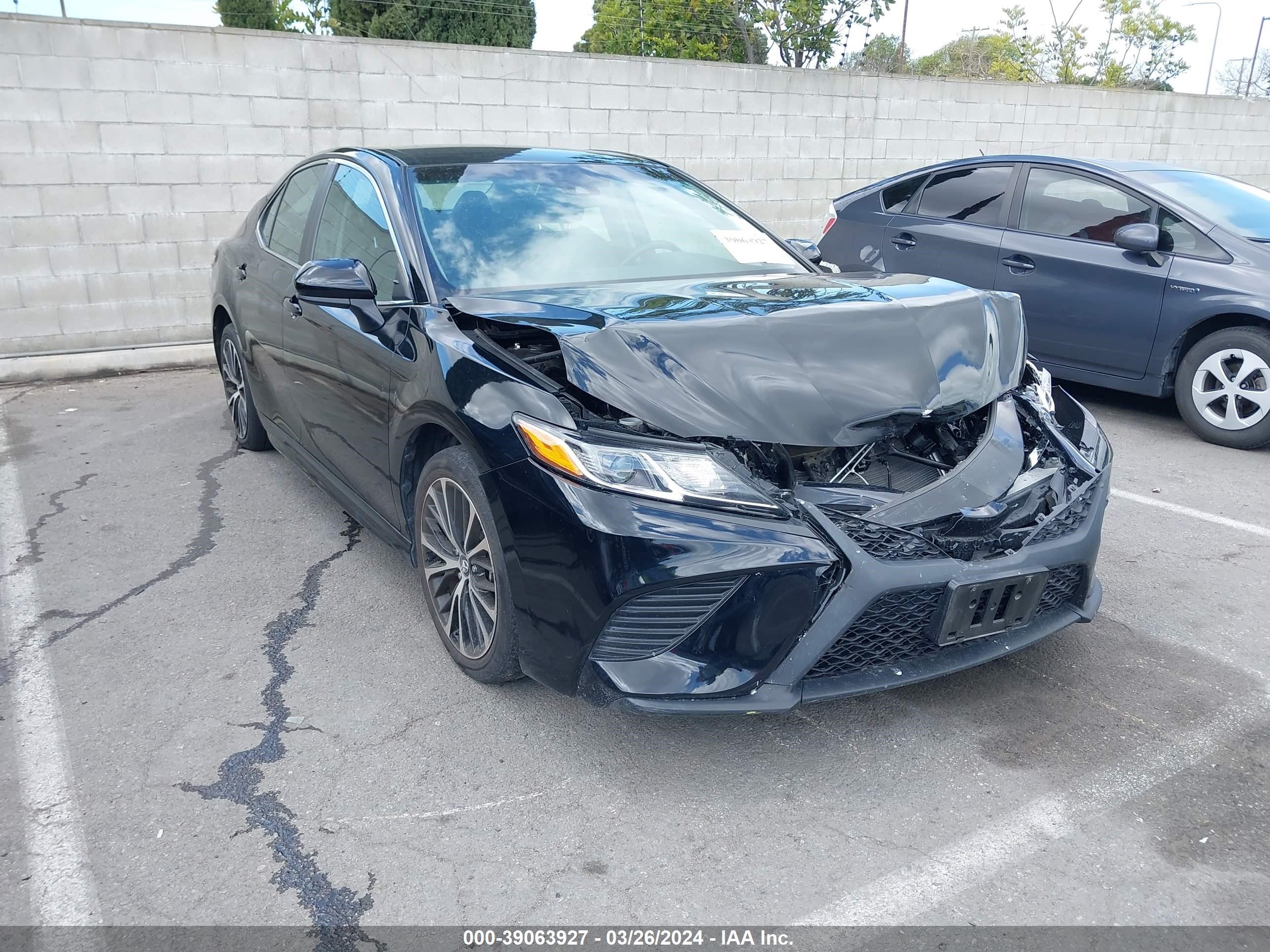 TOYOTA CAMRY 2018 4t1b11hkxju109489