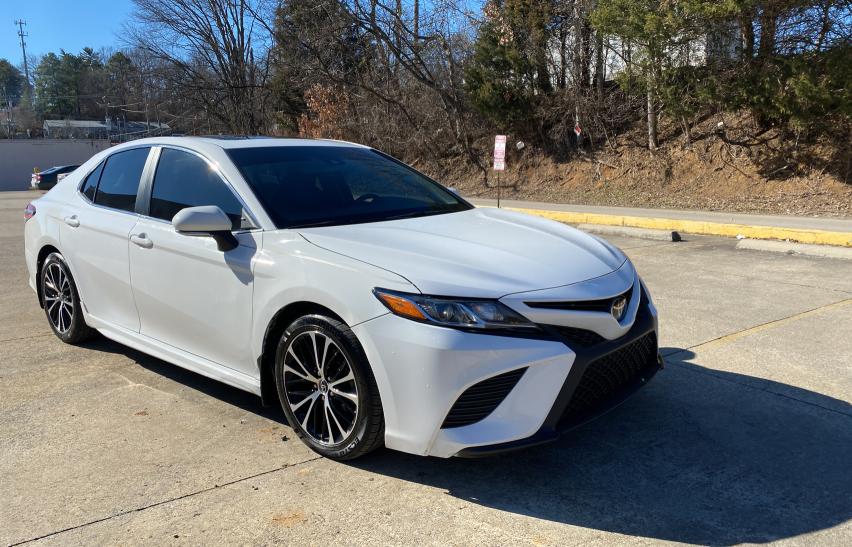 TOYOTA CAMRY L 2018 4t1b11hkxju119701