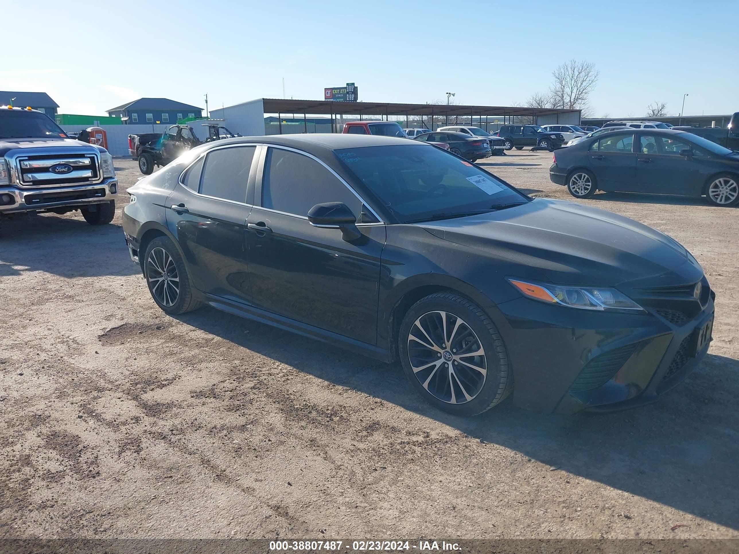 TOYOTA CAMRY 2018 4t1b11hkxju128267